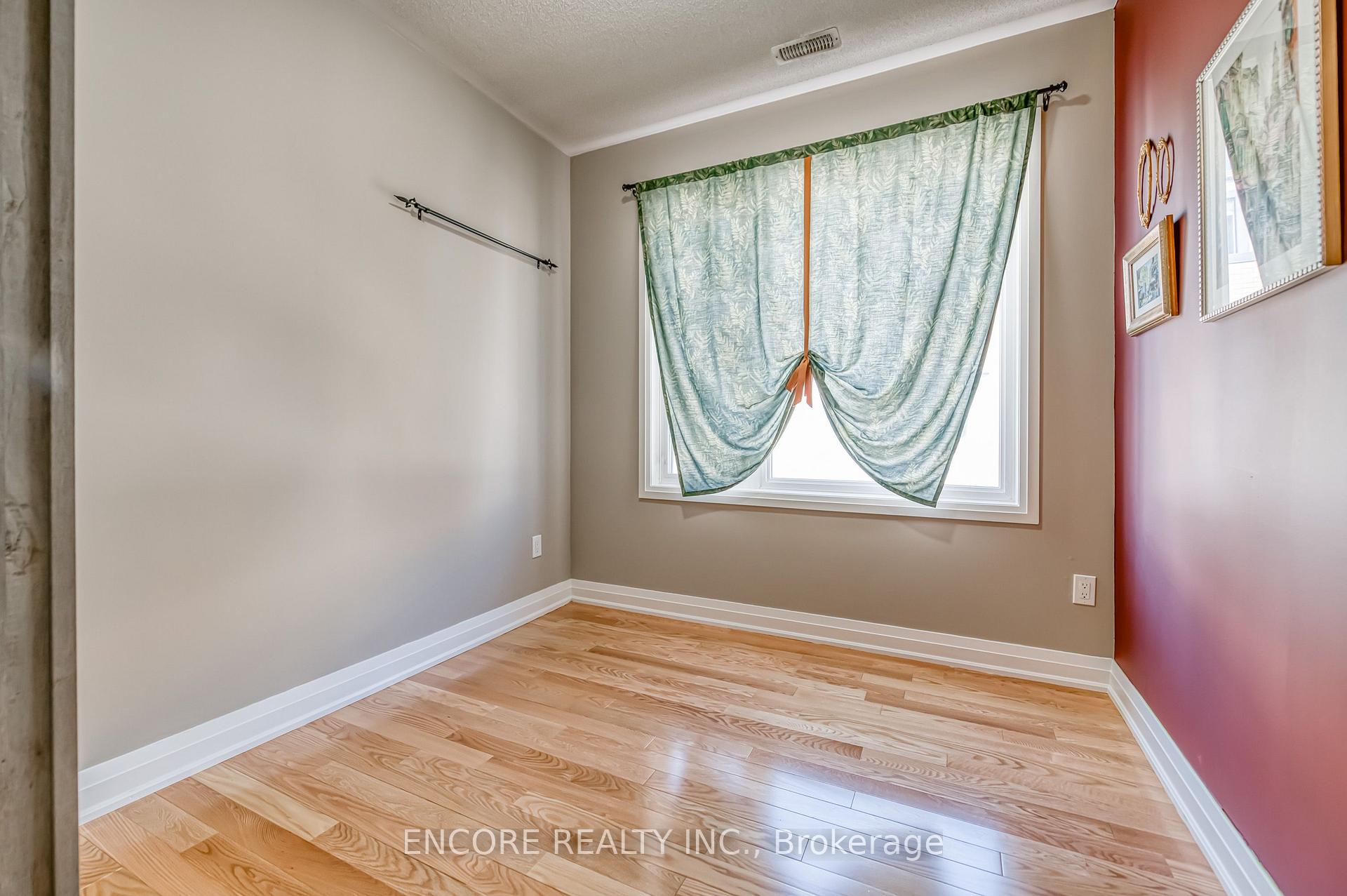 Photo 28 of 48 William Saville Street, Markham, Unionville — HOMEH