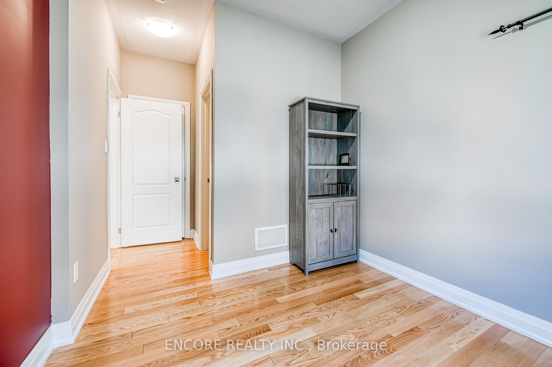 Photo 29 of 48 William Saville Street, Markham, Unionville — HOMEH
