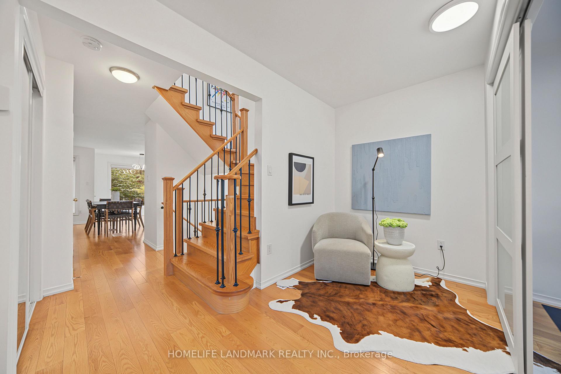 Photo 3 of 40 Silver Linden Drive, Richmond Hill, Langstaff — HOMEH