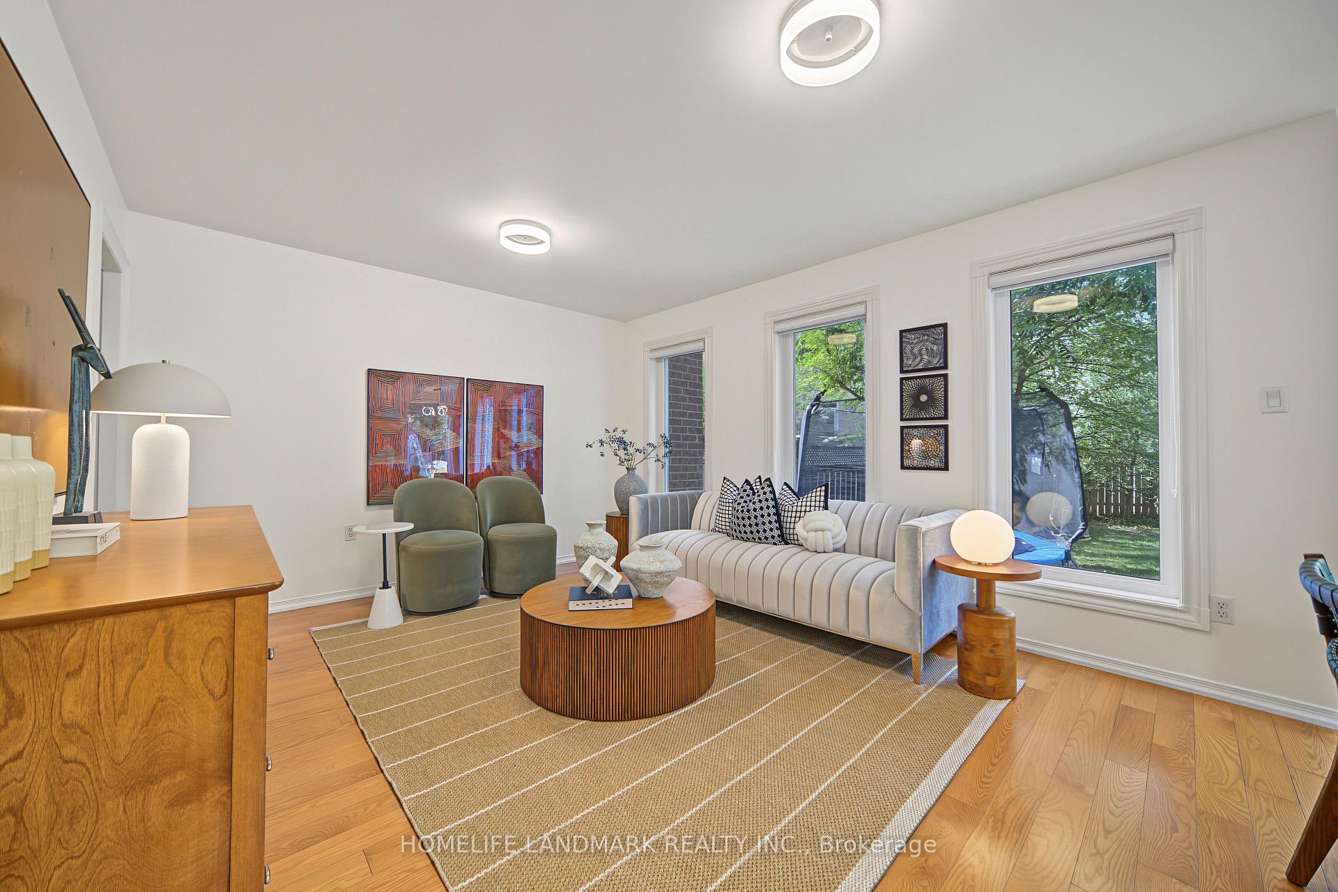 Photo 9 of 40 Silver Linden Drive, Richmond Hill, Langstaff — HOMEH