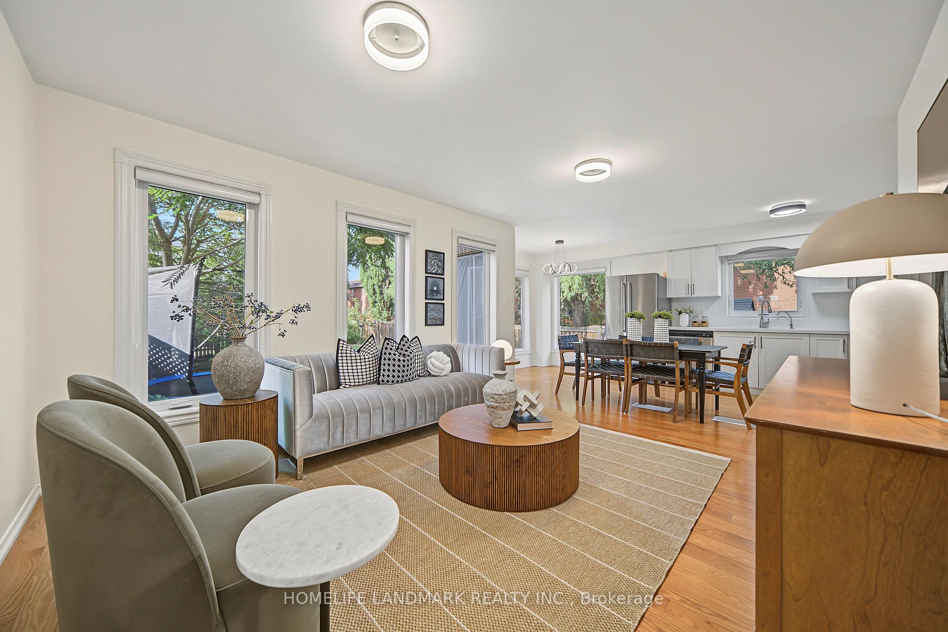 Photo 11 of 40 Silver Linden Drive, Richmond Hill, Langstaff — HOMEH
