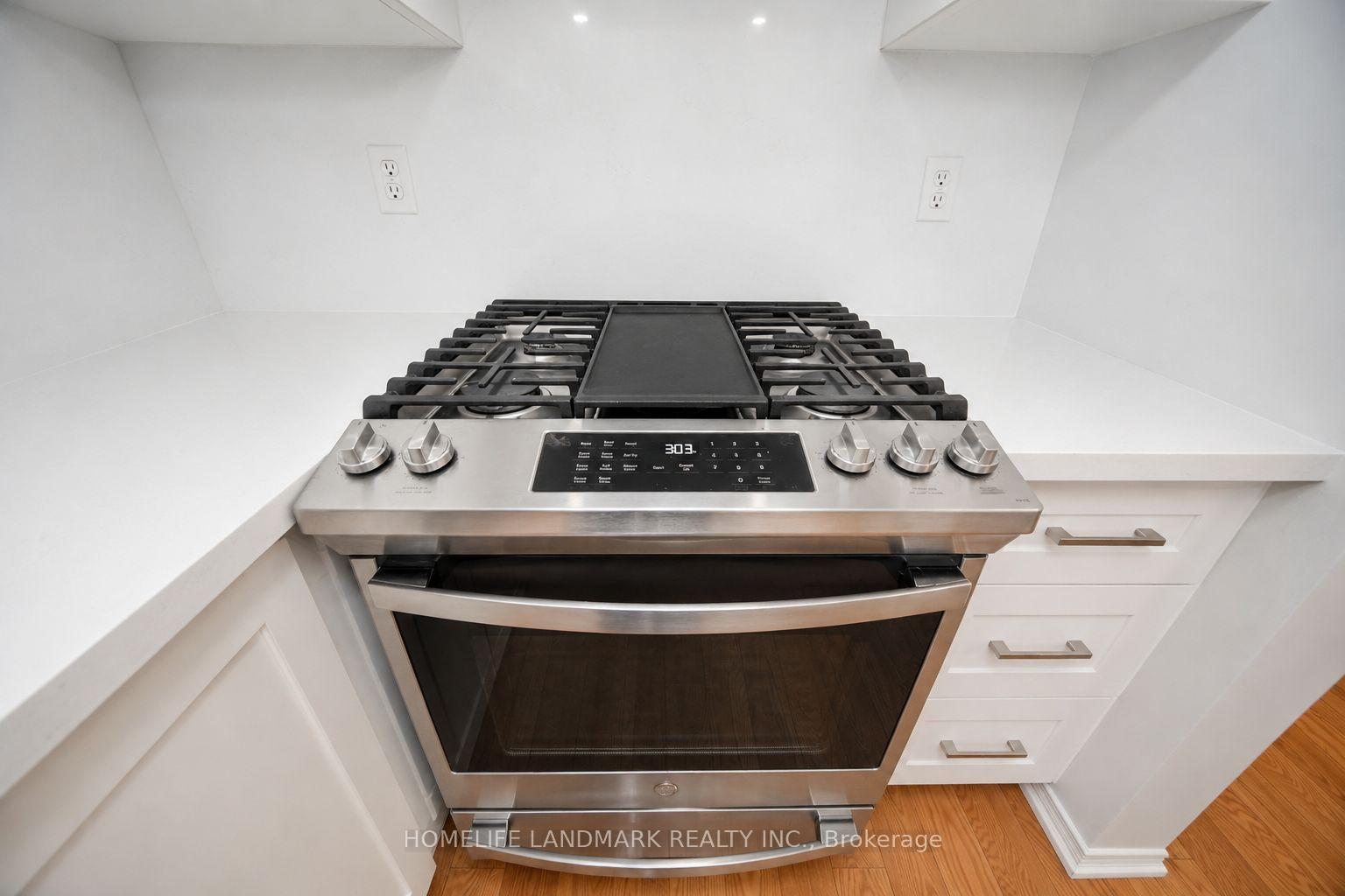 Photo 15 of 40 Silver Linden Drive, Richmond Hill, Langstaff — HOMEH