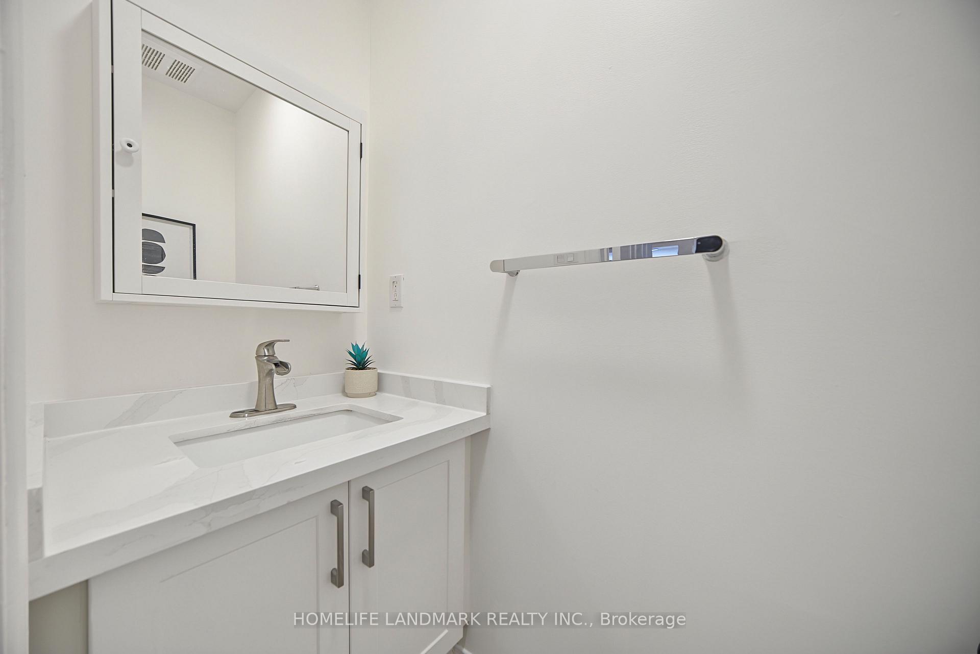 Photo 16 of 40 Silver Linden Drive, Richmond Hill, Langstaff — HOMEH