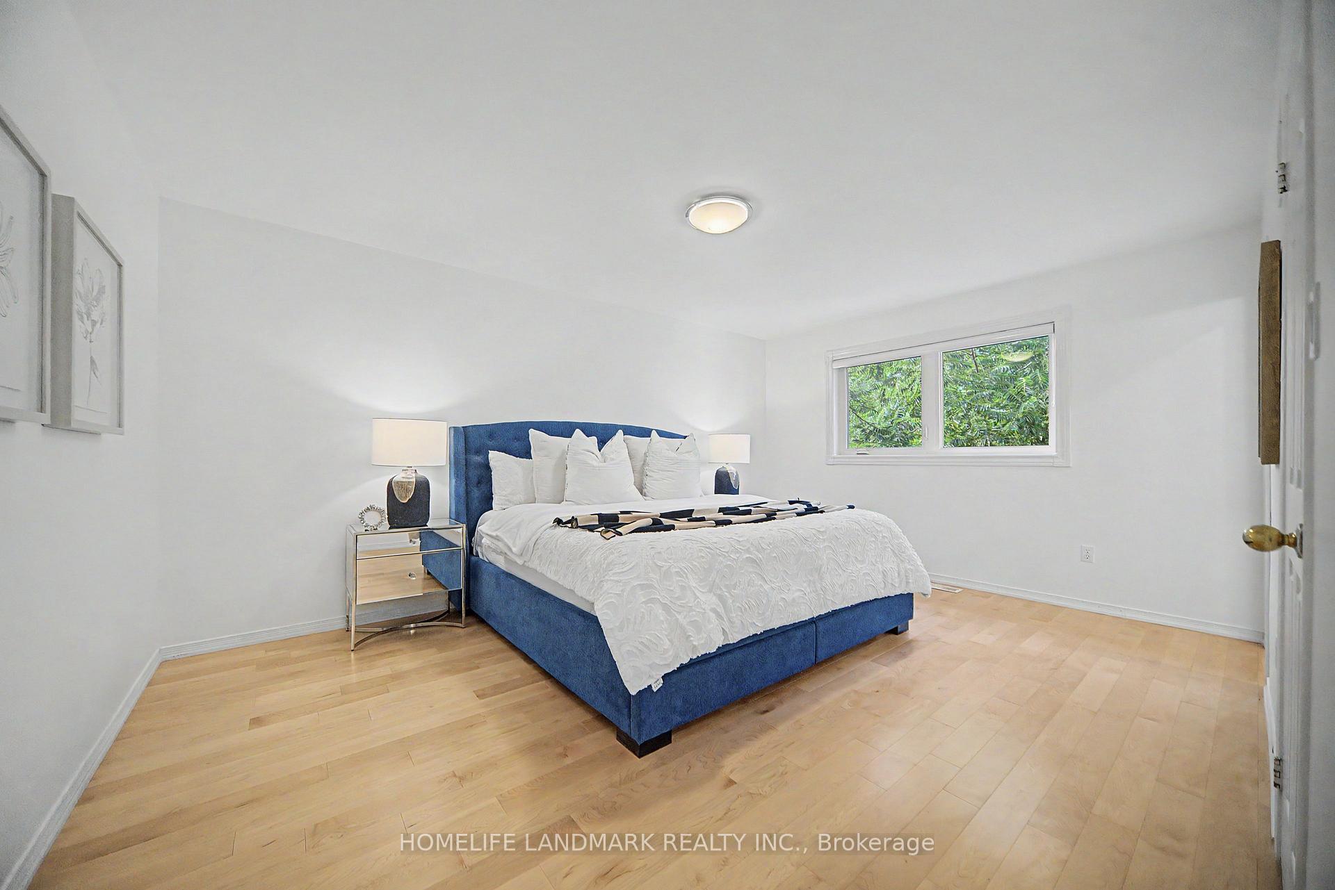 Photo 20 of 40 Silver Linden Drive, Richmond Hill, Langstaff — HOMEH