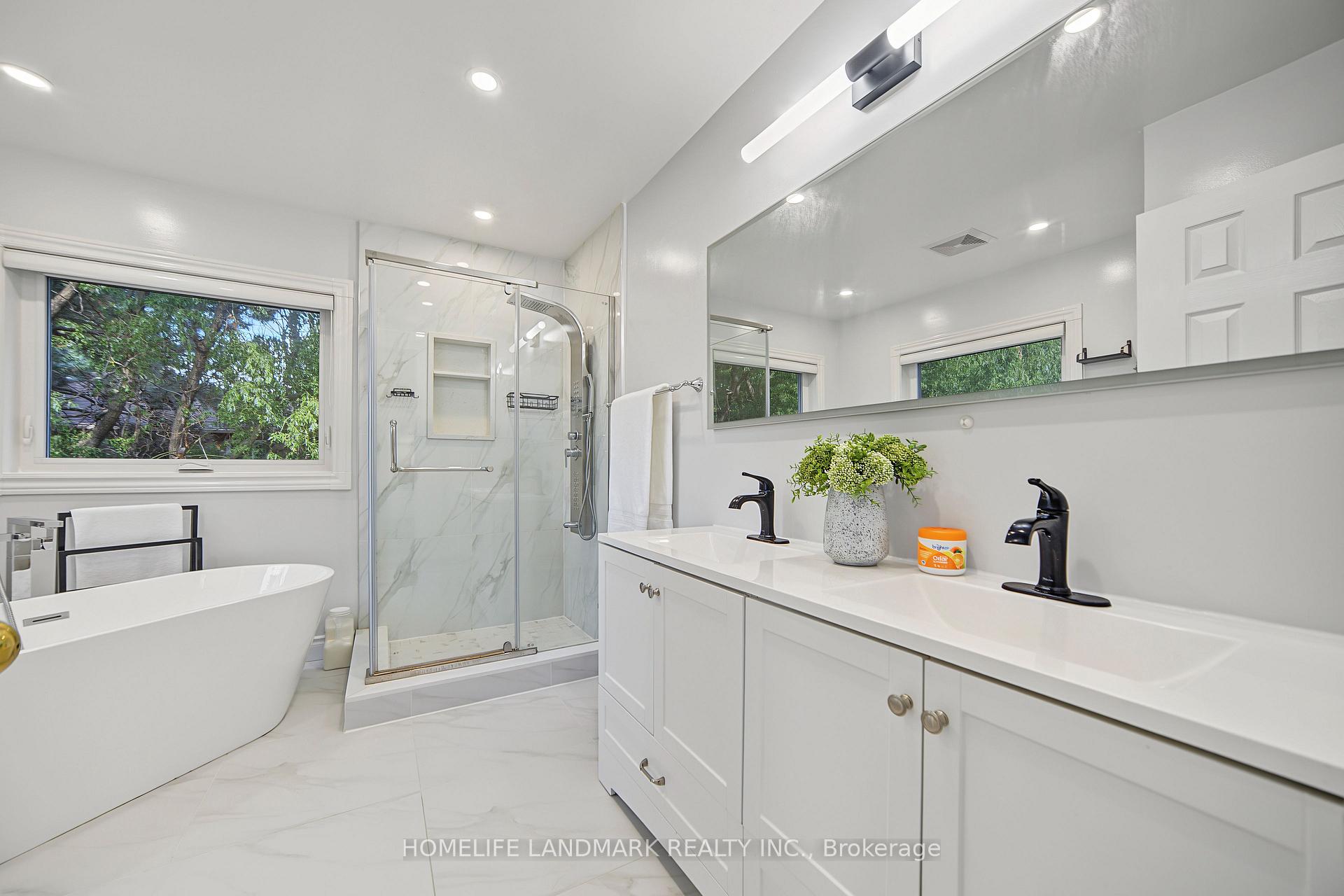 Photo 21 of 40 Silver Linden Drive, Richmond Hill, Langstaff — HOMEH