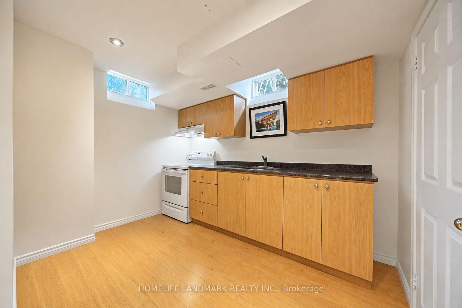 Photo 33 of 40 Silver Linden Drive, Richmond Hill, Langstaff — HOMEH