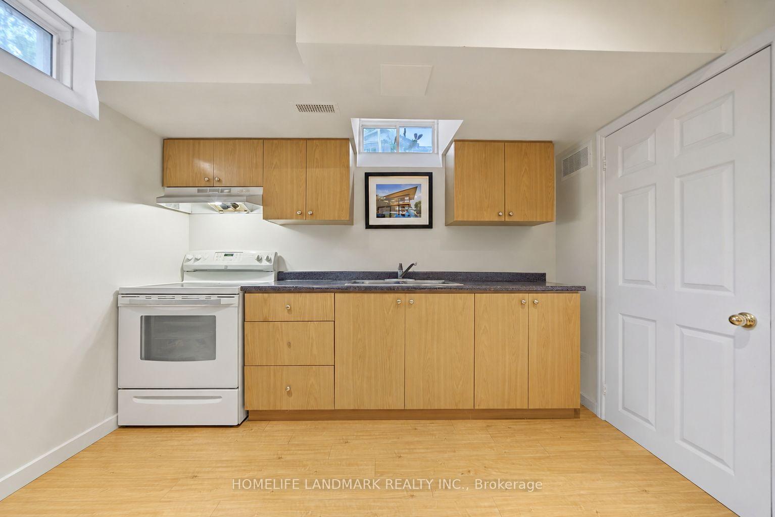 Photo 35 of 40 Silver Linden Drive, Richmond Hill, Langstaff — HOMEH