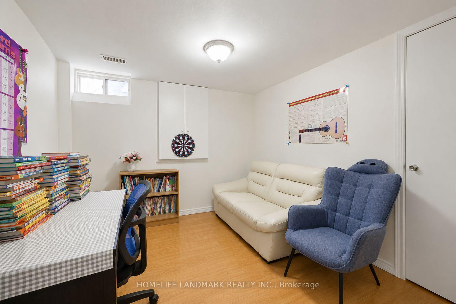 Photo 38 of 40 Silver Linden Drive, Richmond Hill, Langstaff — HOMEH