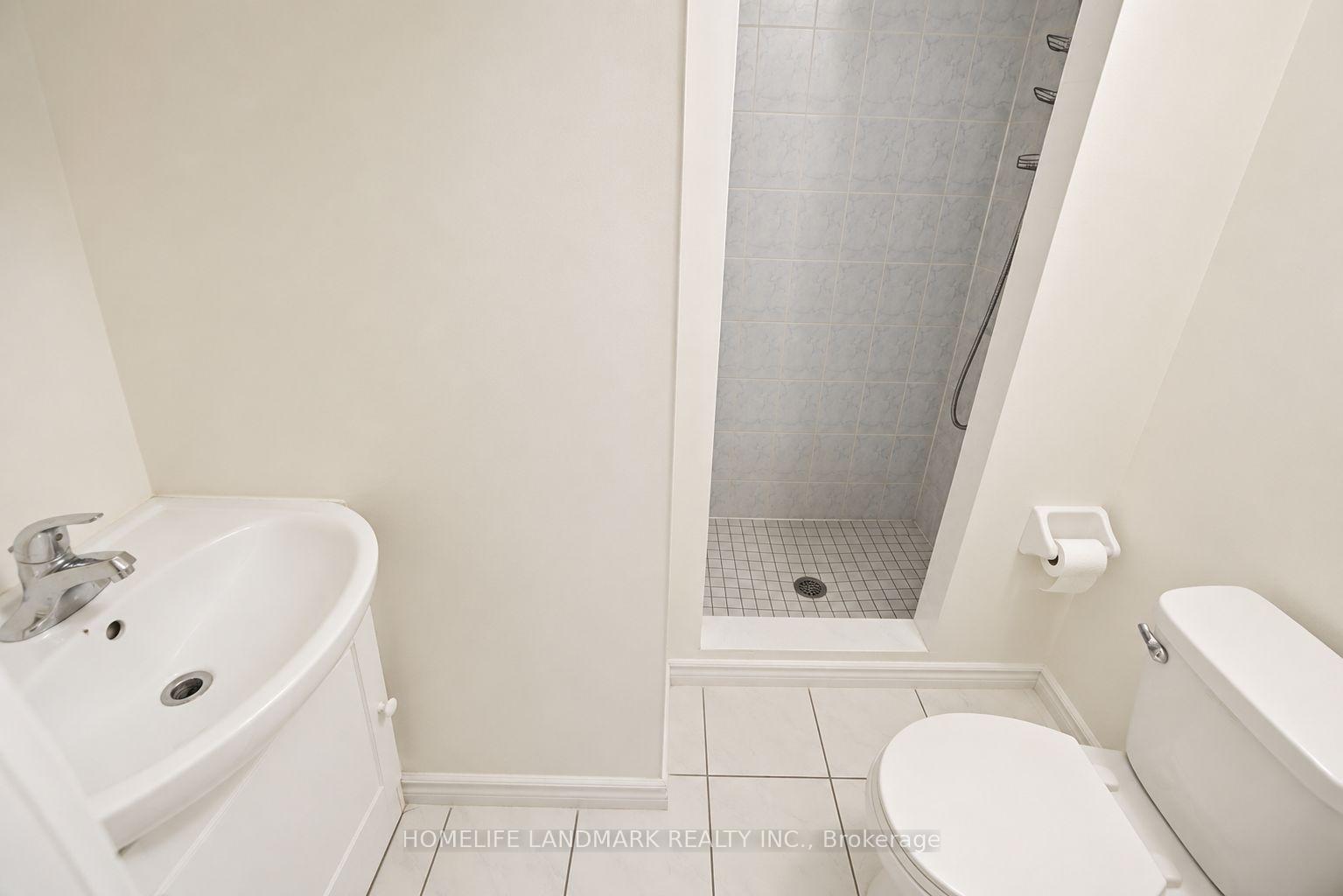 Photo 40 of 40 Silver Linden Drive, Richmond Hill, Langstaff — HOMEH