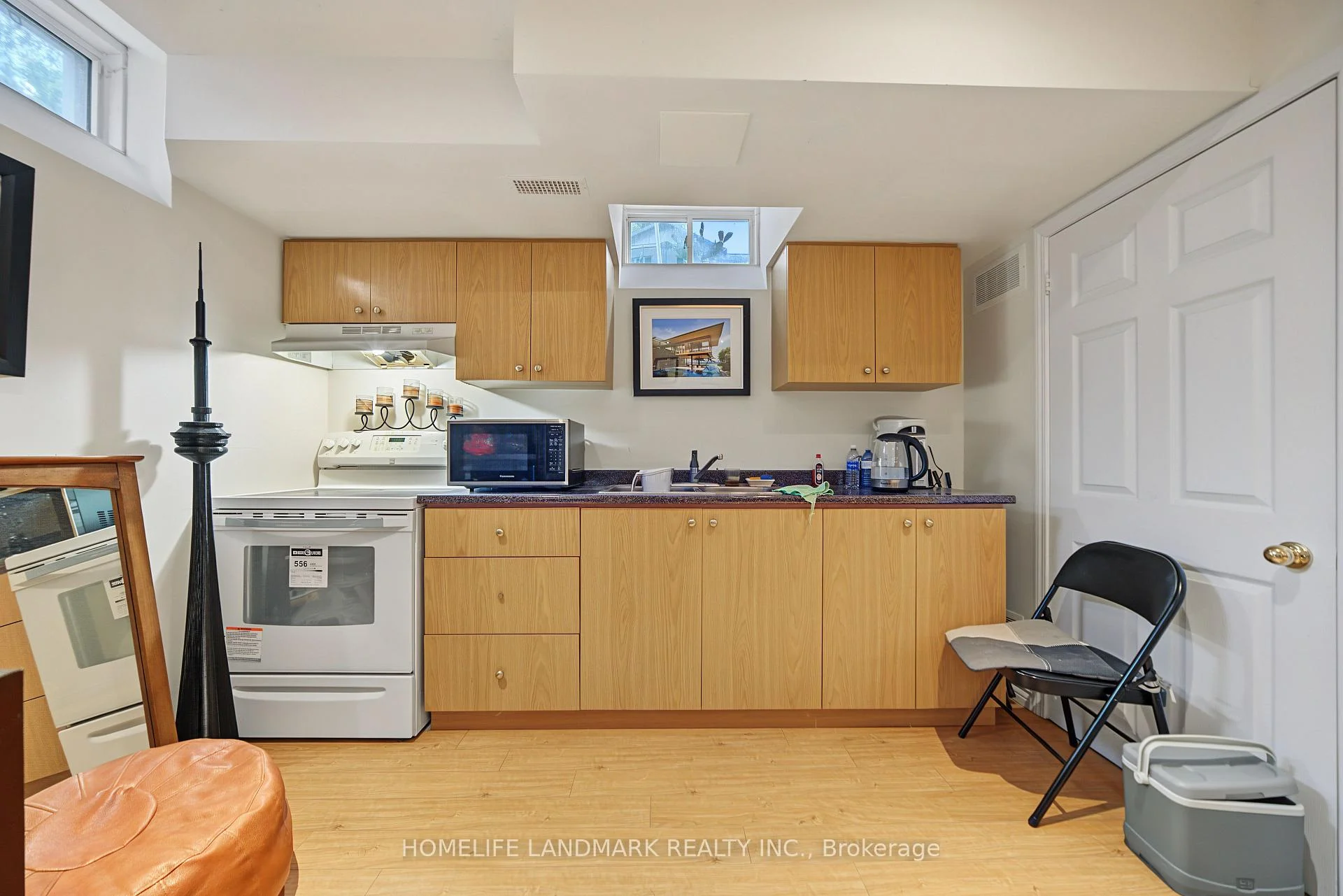 Photo 24 of 40 Silver Linden Drive, Richmond Hill, Langstaff — HOMEH