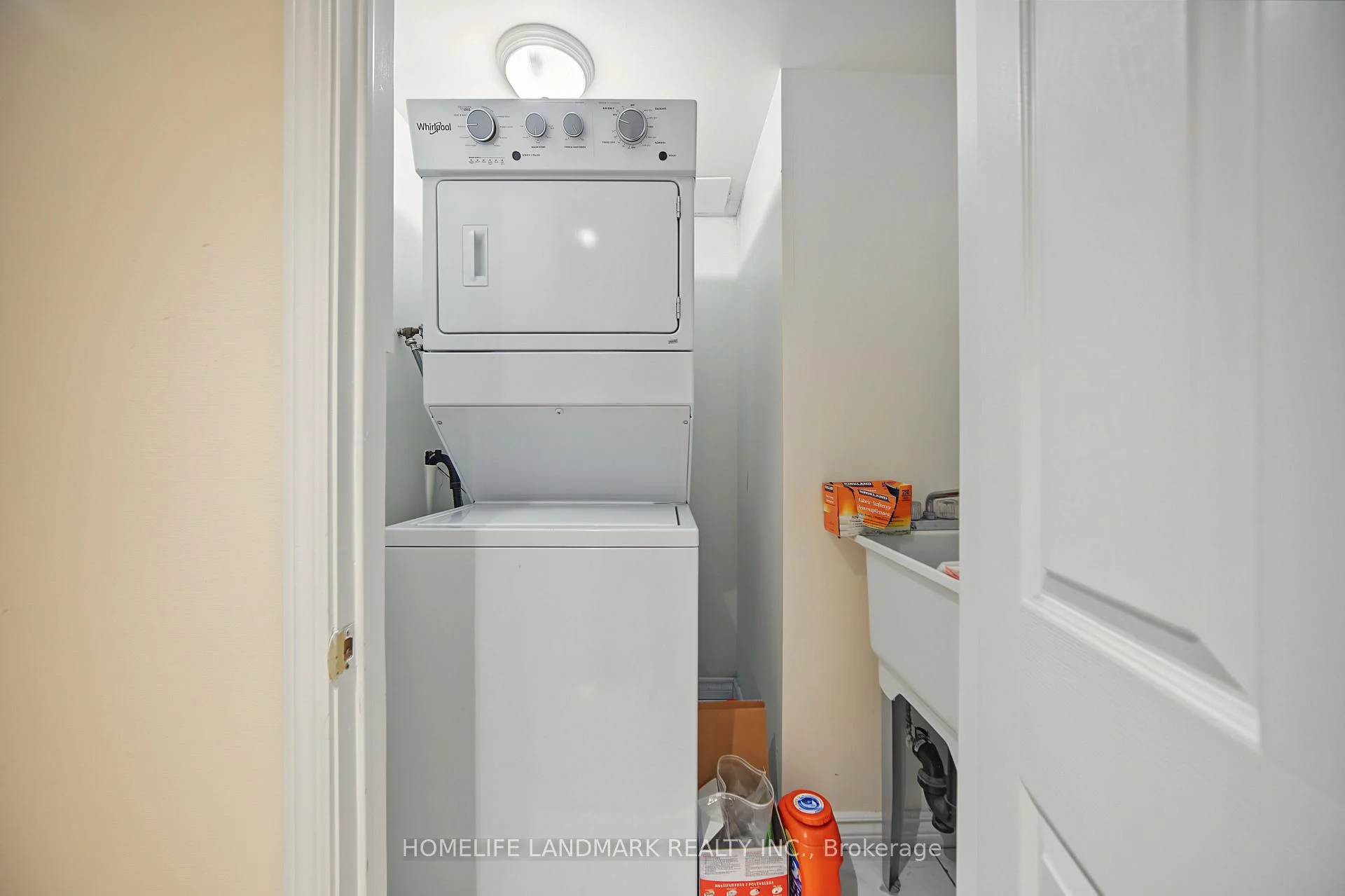 Photo 28 of 40 Silver Linden Drive, Richmond Hill, Langstaff — HOMEH
