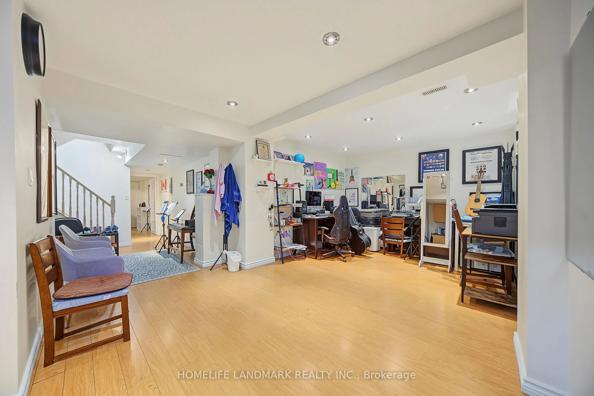 Photo 30 of 40 Silver Linden Drive, Richmond Hill, Langstaff — HOMEH