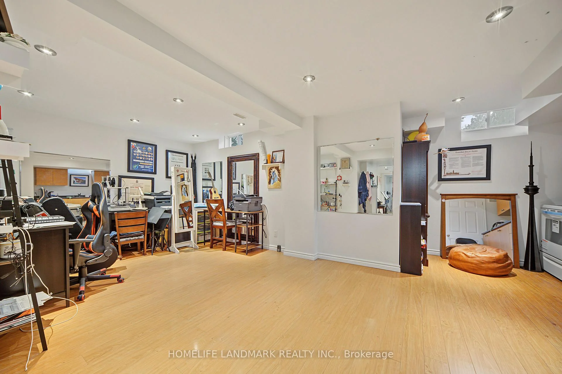 Photo 43 of 40 Silver Linden Drive, Richmond Hill, Langstaff — HOMEH