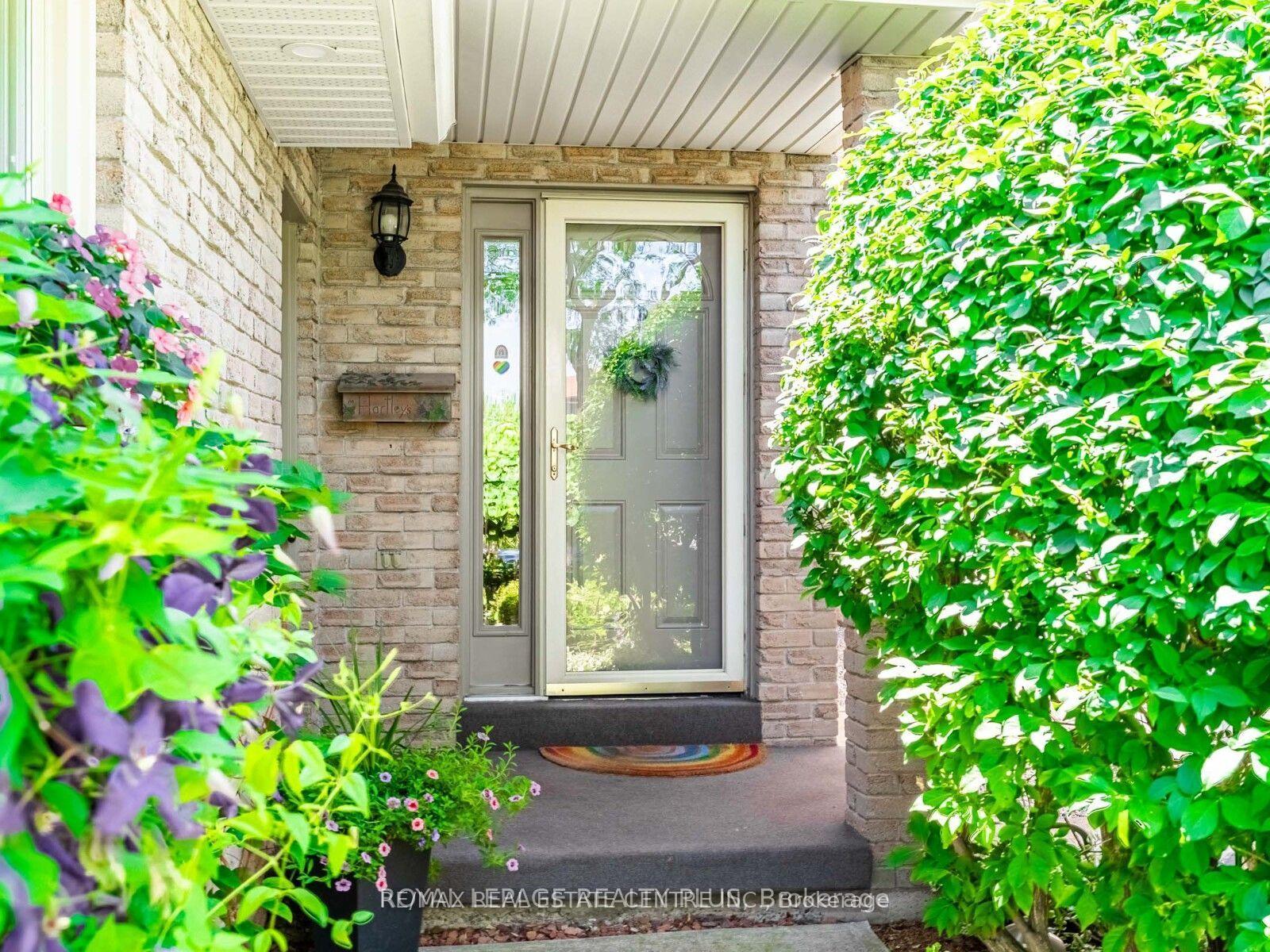 Photo 5 of Unit Main, 4079 Trapper Crescent, Mississauga, Erin Mills — HOMEH