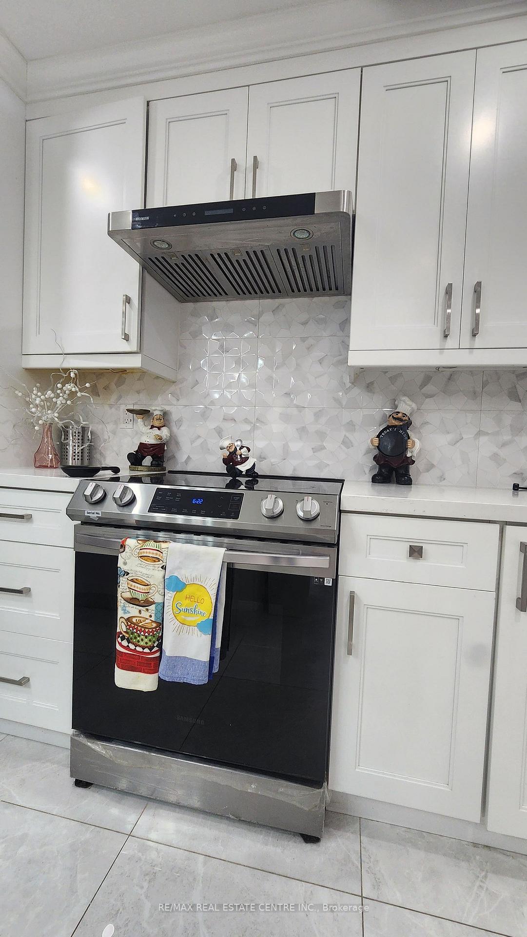Photo 14 of Unit Main, 4079 Trapper Crescent, Mississauga, Erin Mills — HOMEH