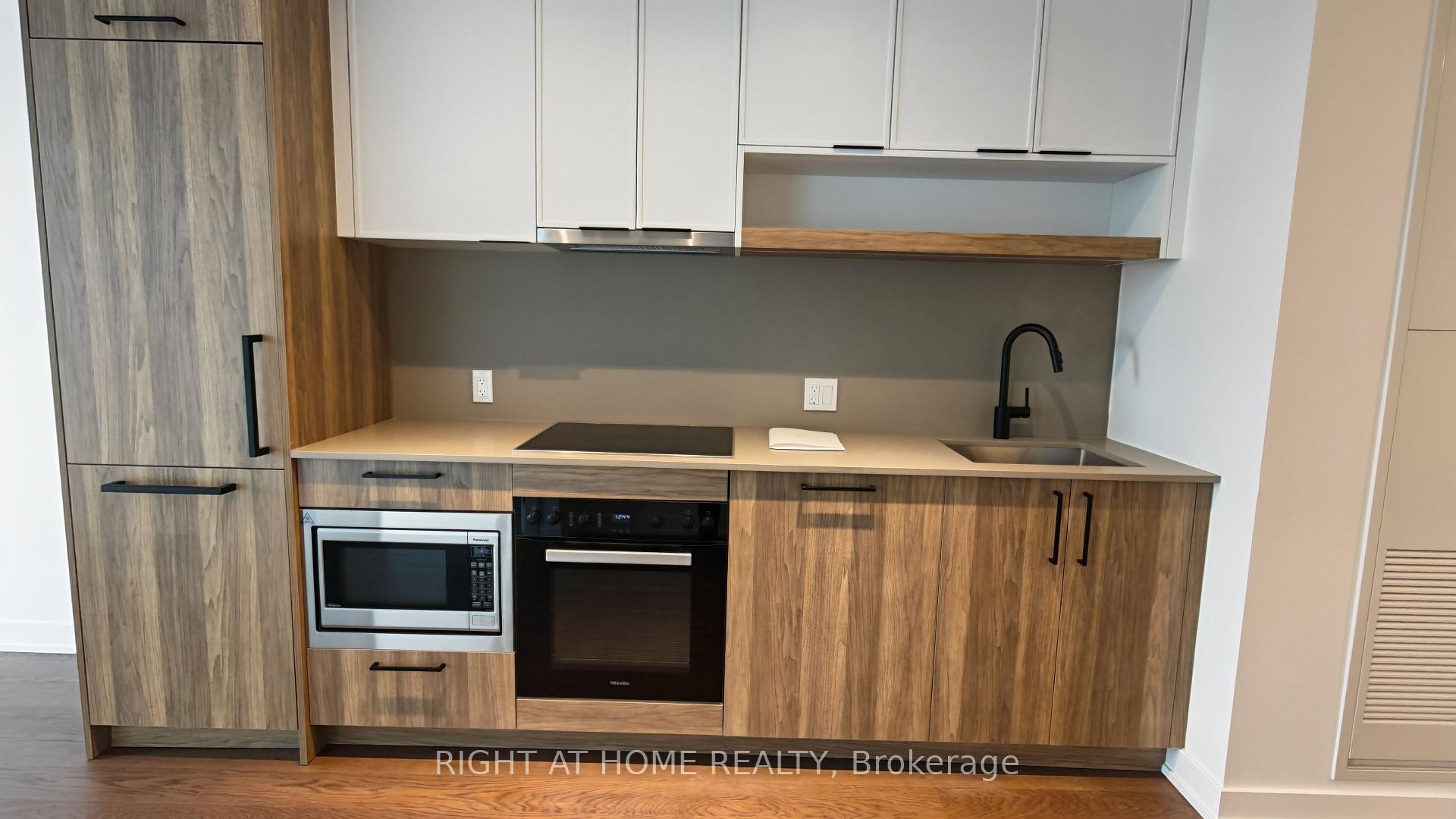 Photo 3 of Unit 1719, 89 Montclair Avenue, Toronto, Forest Hill South — HOMEH