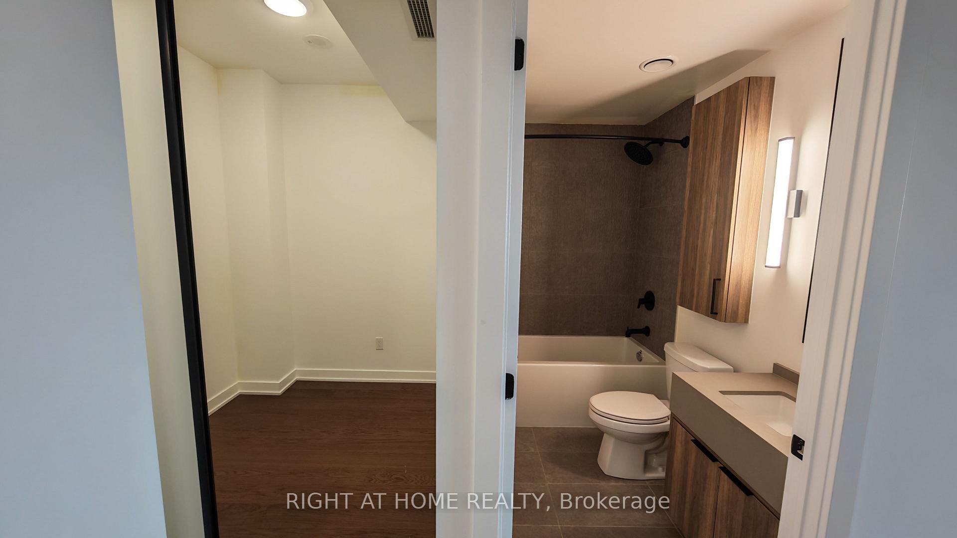 Photo 4 of Unit 1719, 89 Montclair Avenue, Toronto, Forest Hill South — HOMEH