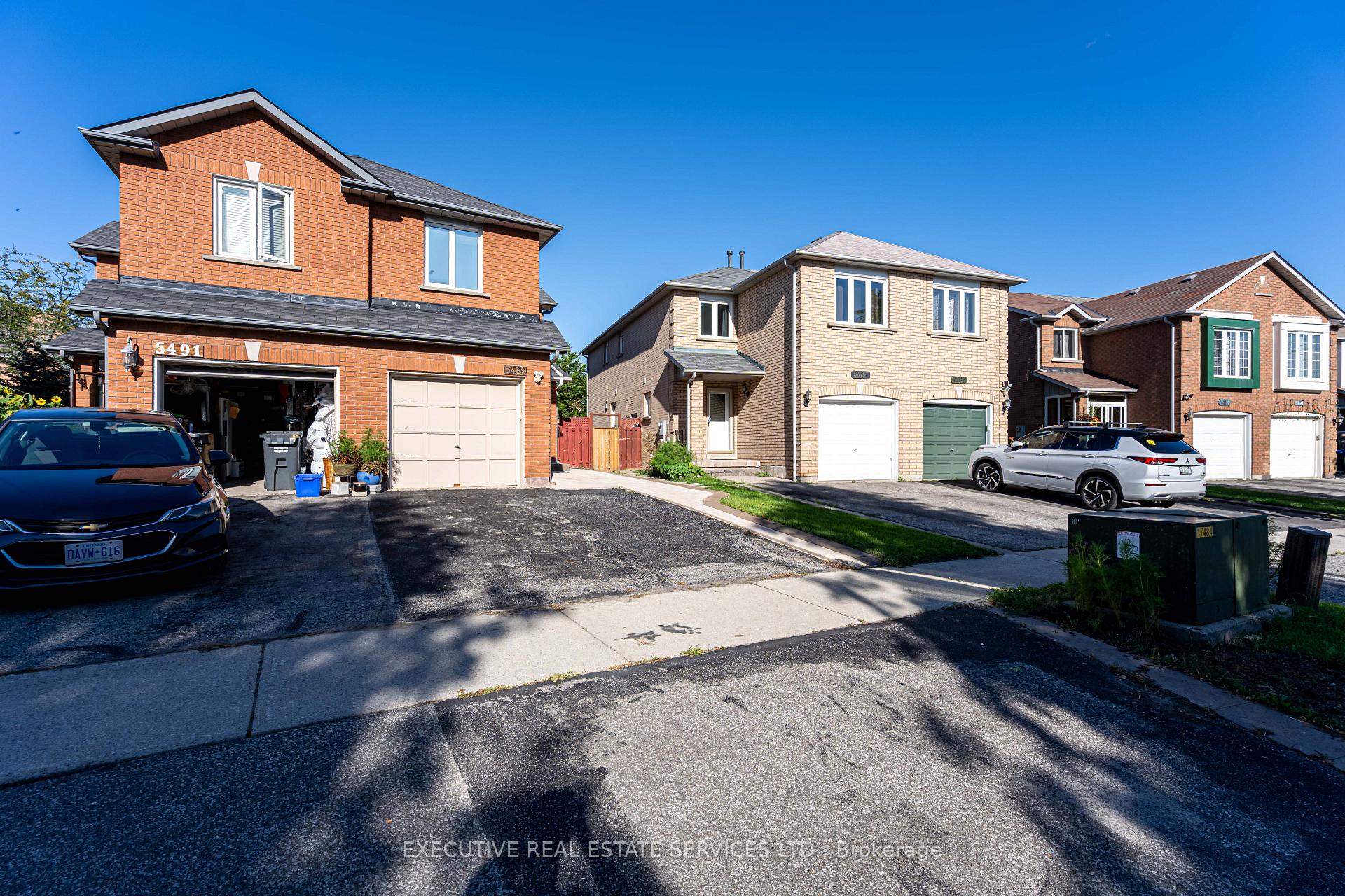 Photo 11 of 5489 Cosmic Crescent, Mississauga, Hurontario — HOMEH