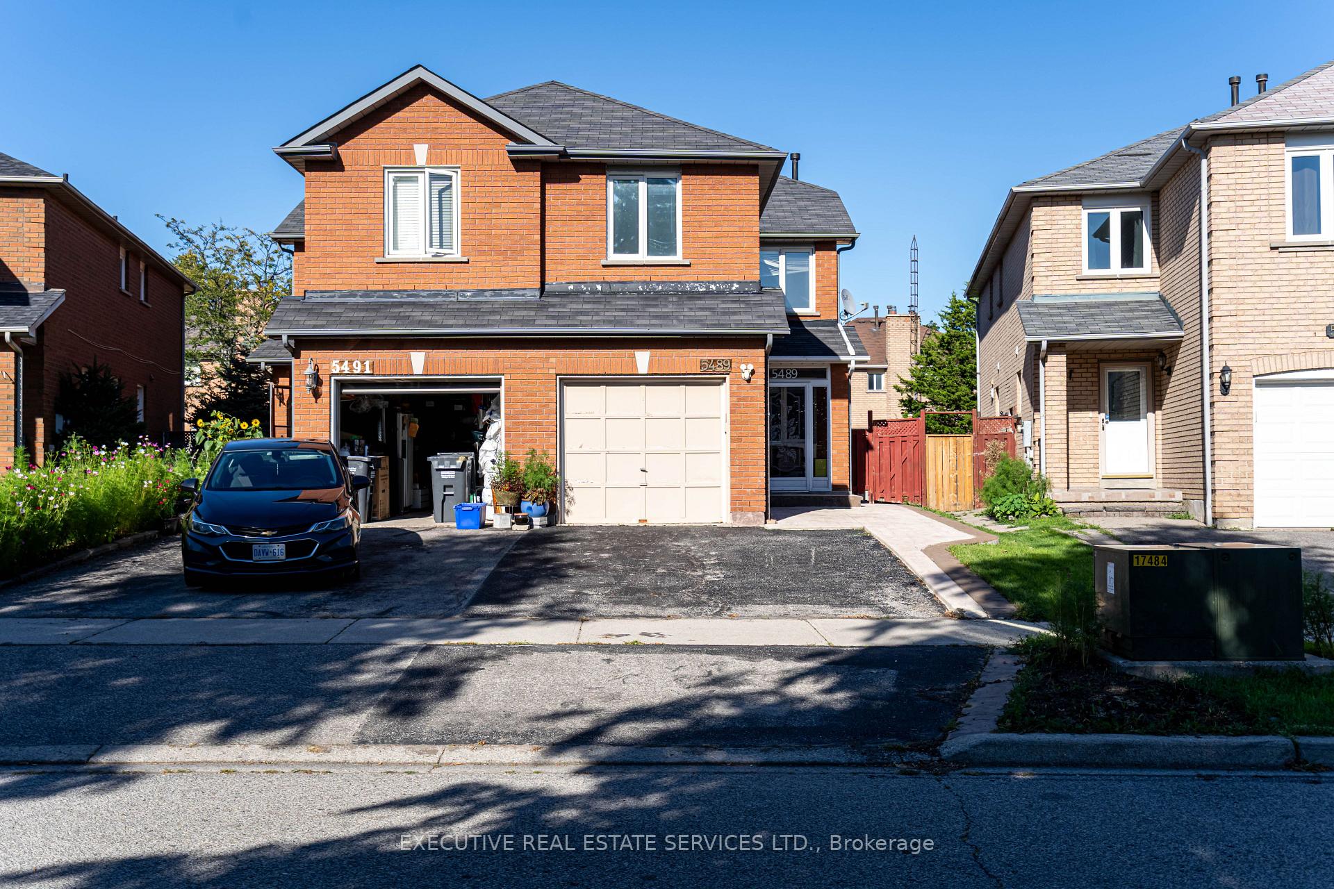 Photo 12 of 5489 Cosmic Crescent, Mississauga, Hurontario — HOMEH