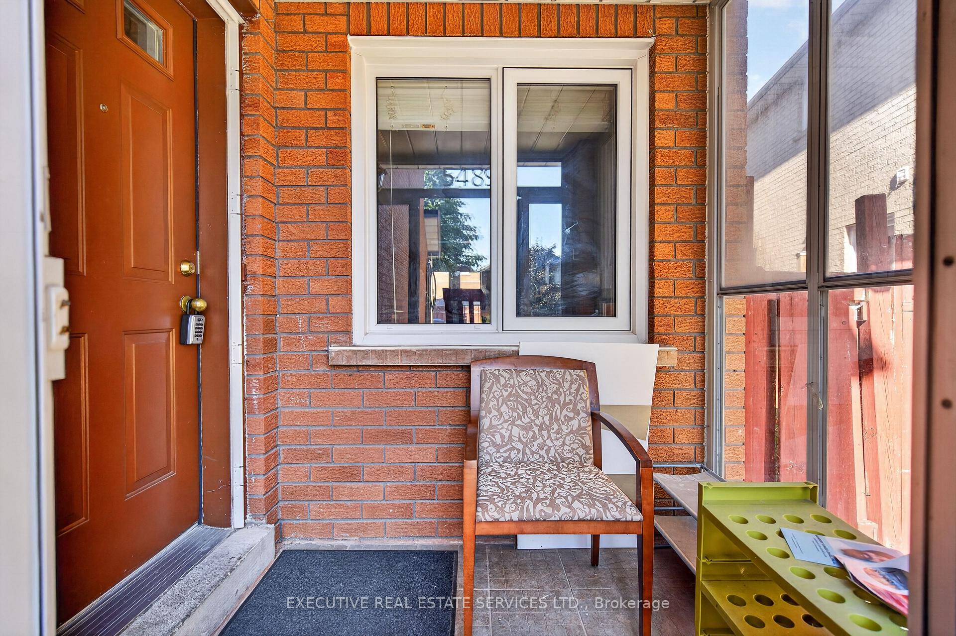 Photo 13 of 5489 Cosmic Crescent, Mississauga, Hurontario — HOMEH