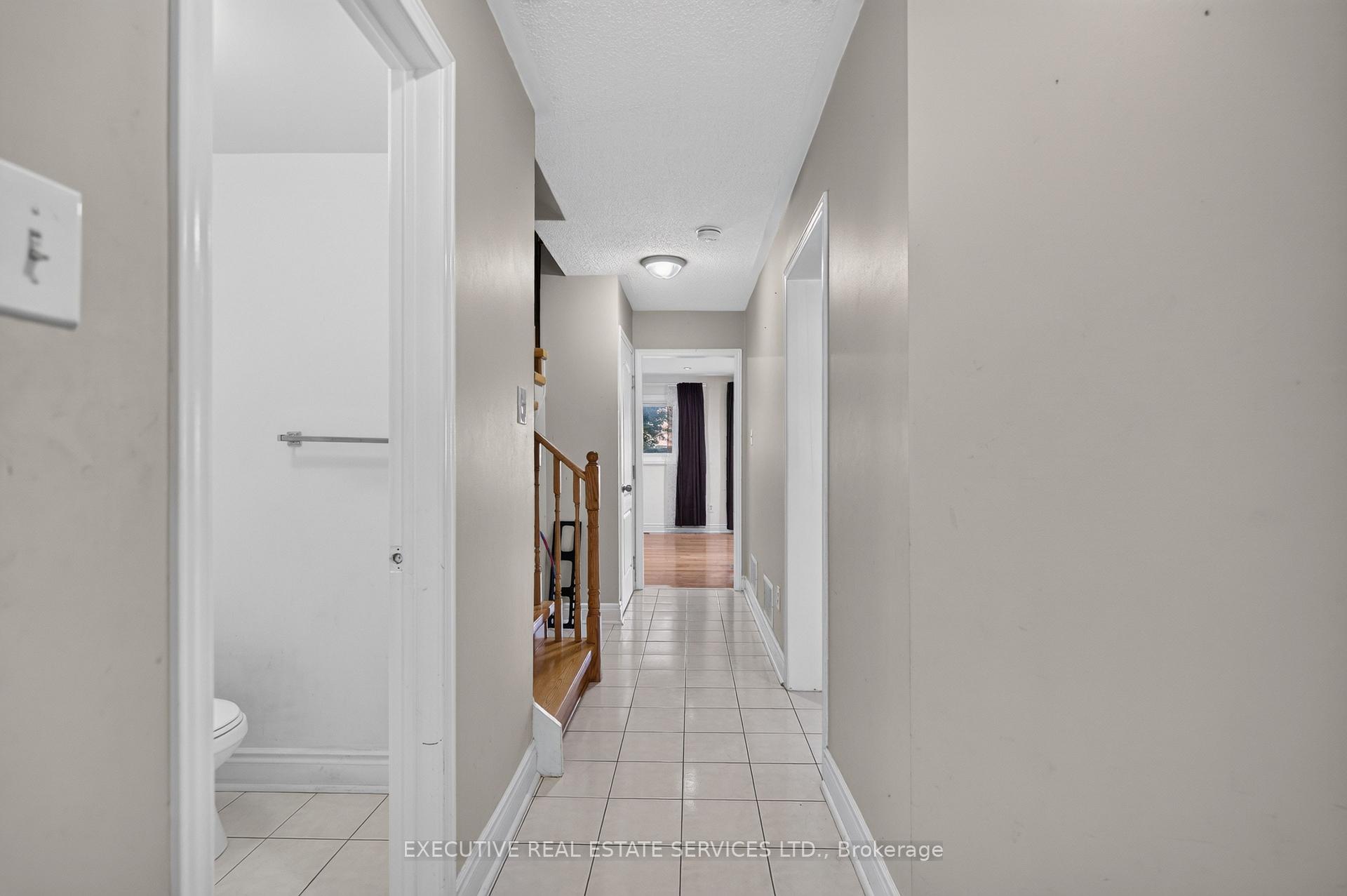 Photo 17 of 5489 Cosmic Crescent, Mississauga, Hurontario — HOMEH