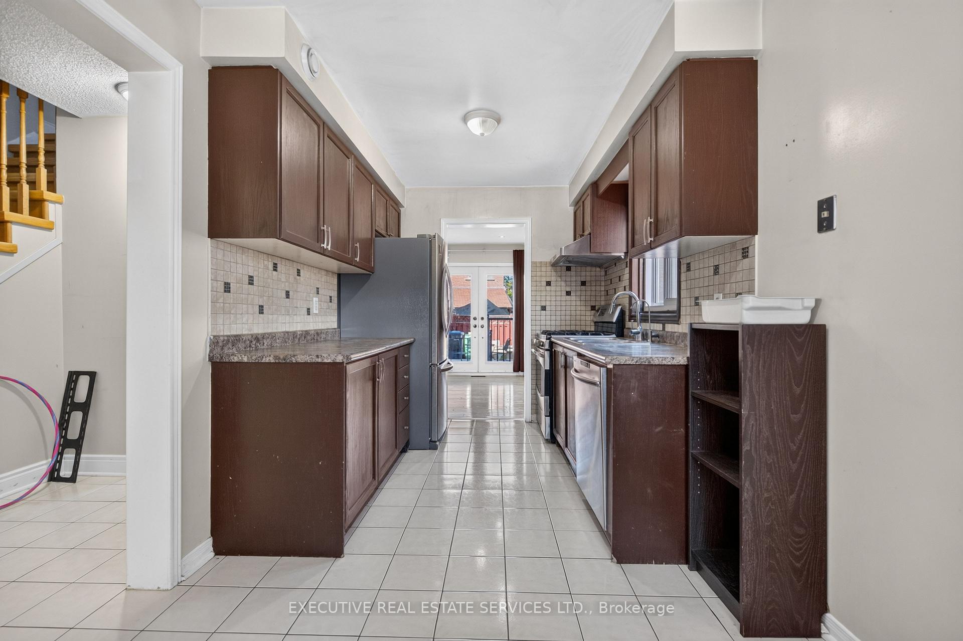 Photo 19 of 5489 Cosmic Crescent, Mississauga, Hurontario — HOMEH