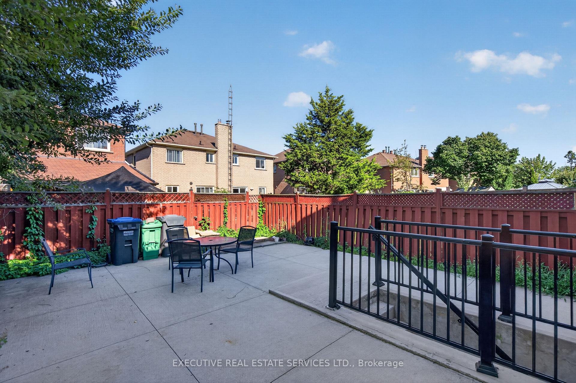 Photo 29 of 5489 Cosmic Crescent, Mississauga, Hurontario — HOMEH