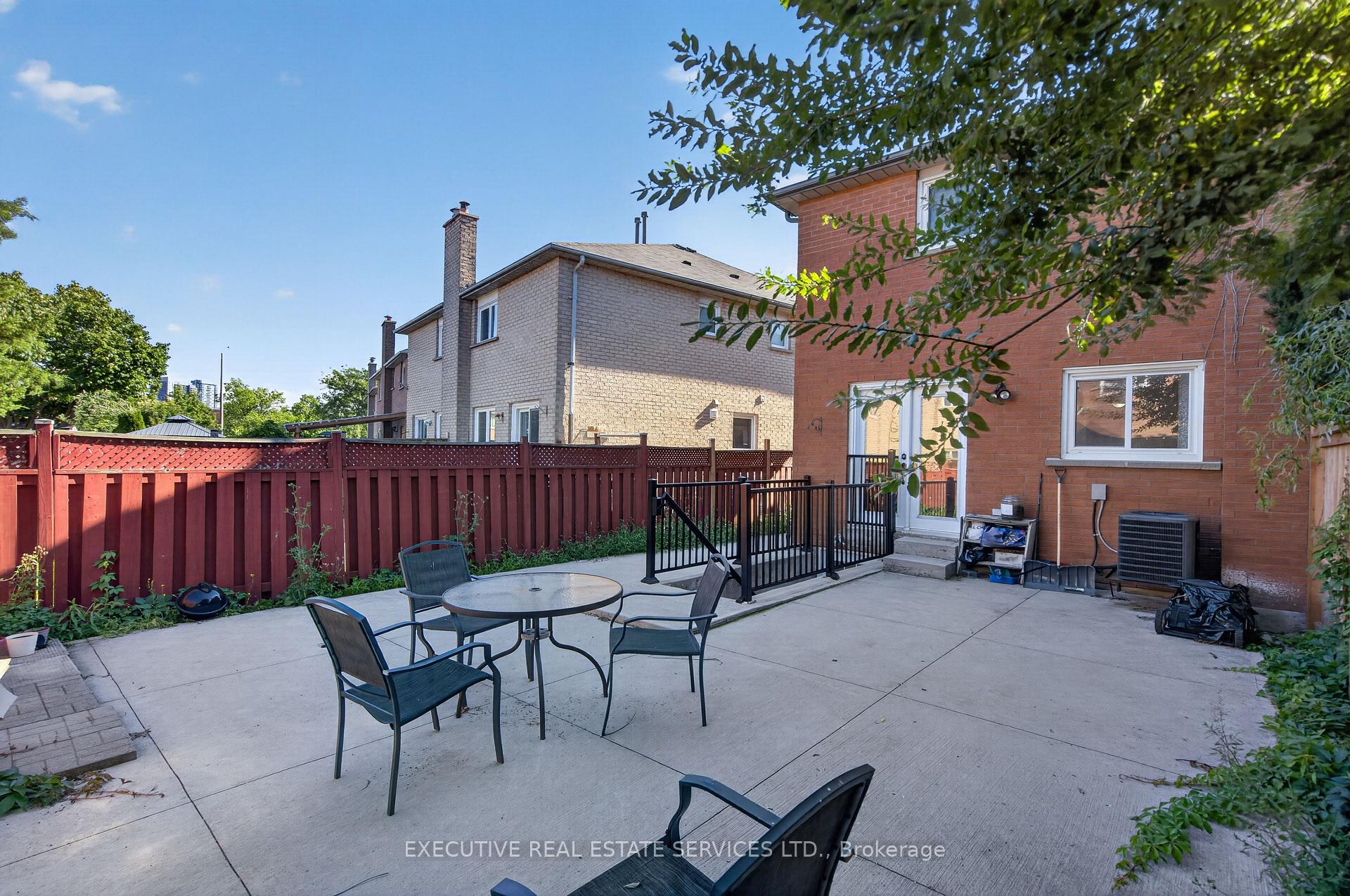 Photo 31 of 5489 Cosmic Crescent, Mississauga, Hurontario — HOMEH