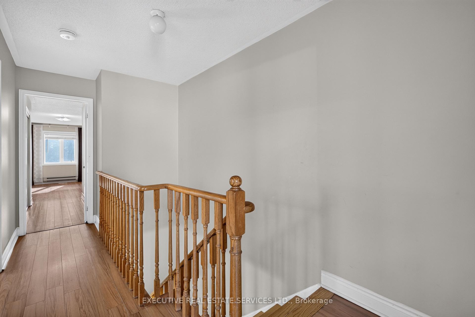 Photo 33 of 5489 Cosmic Crescent, Mississauga, Hurontario — HOMEH