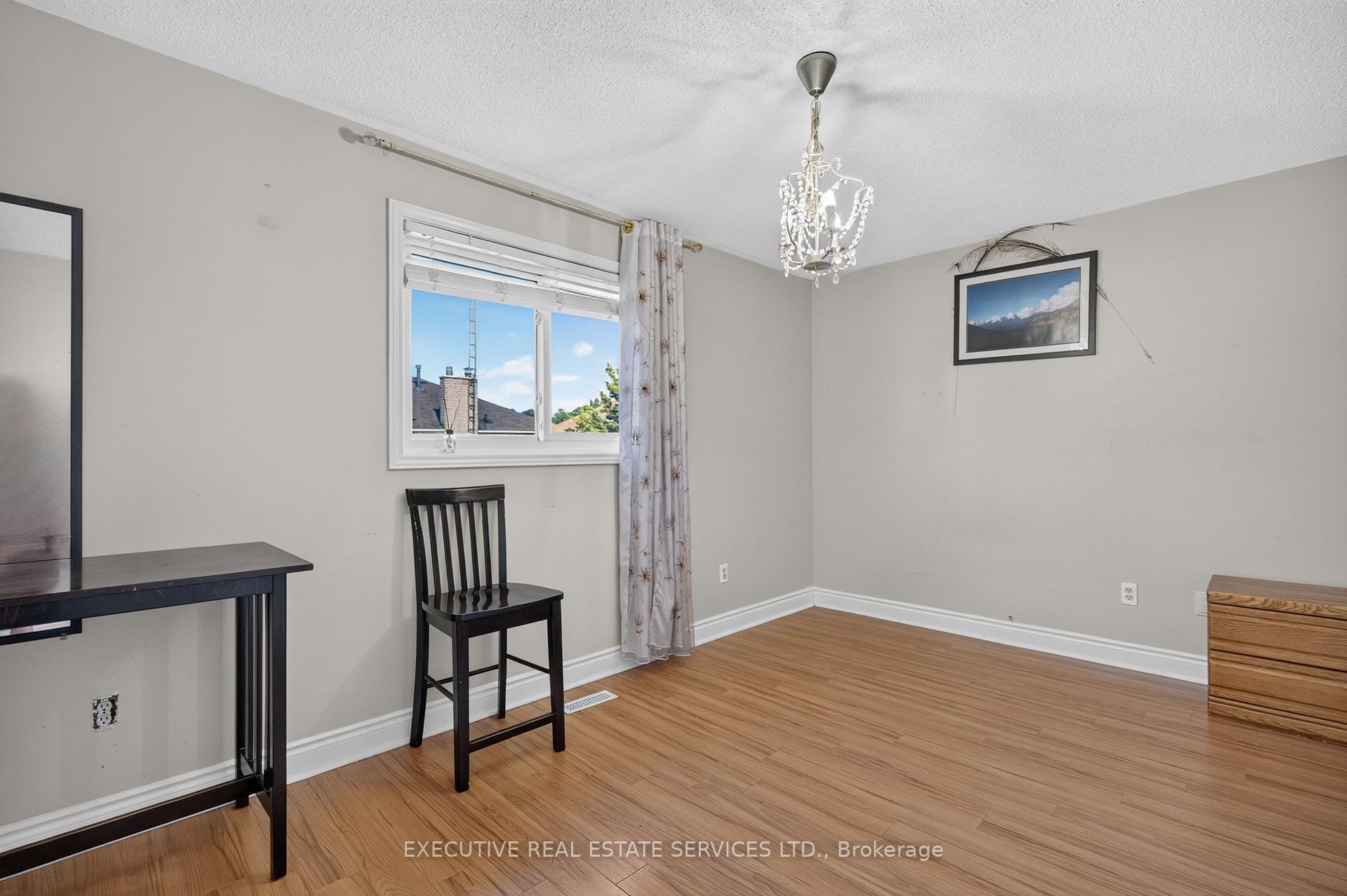 Photo 40 of 5489 Cosmic Crescent, Mississauga, Hurontario — HOMEH