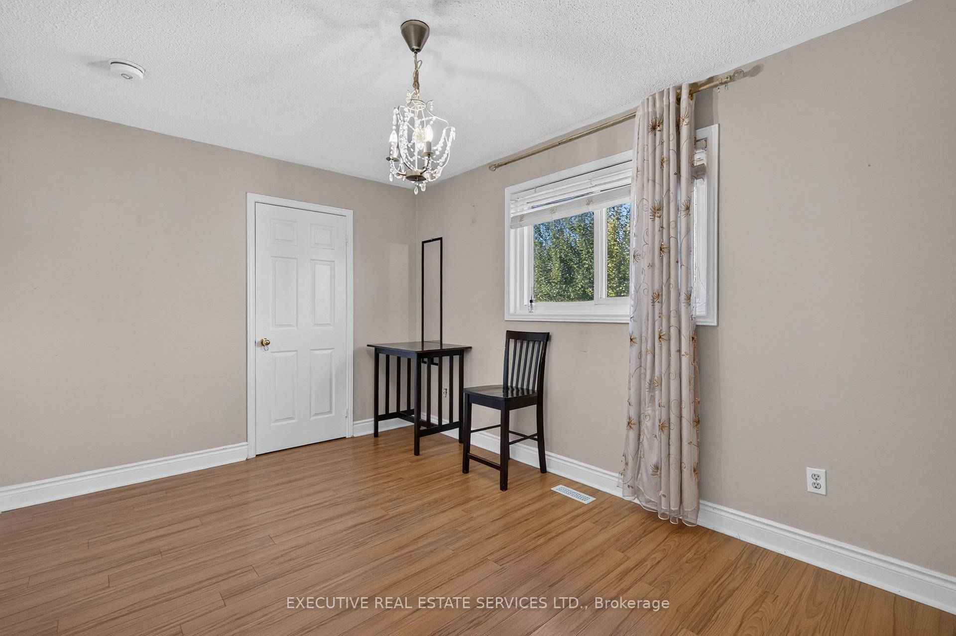 Photo 42 of 5489 Cosmic Crescent, Mississauga, Hurontario — HOMEH