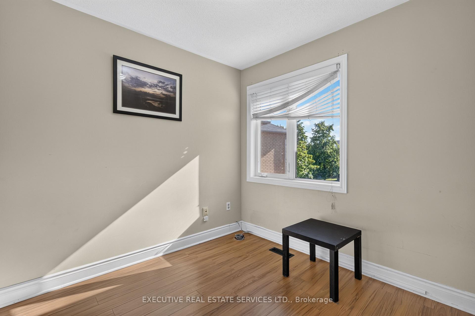 Photo 47 of 5489 Cosmic Crescent, Mississauga, Hurontario — HOMEH