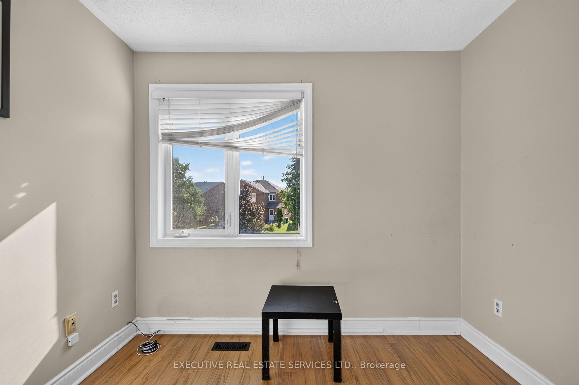 Photo 50 of 5489 Cosmic Crescent, Mississauga, Hurontario — HOMEH
