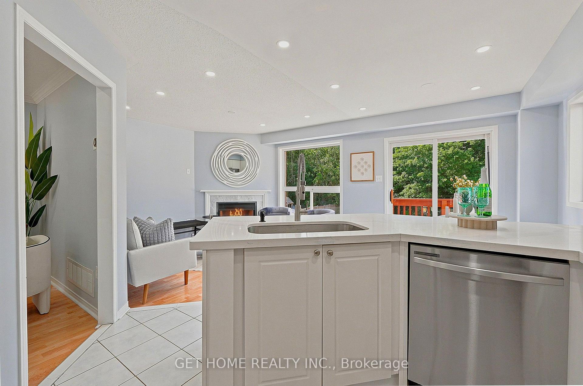 Photo 12 of 50 Willow Park Drive, Brampton, Sandringham-Wellington — HOMEH