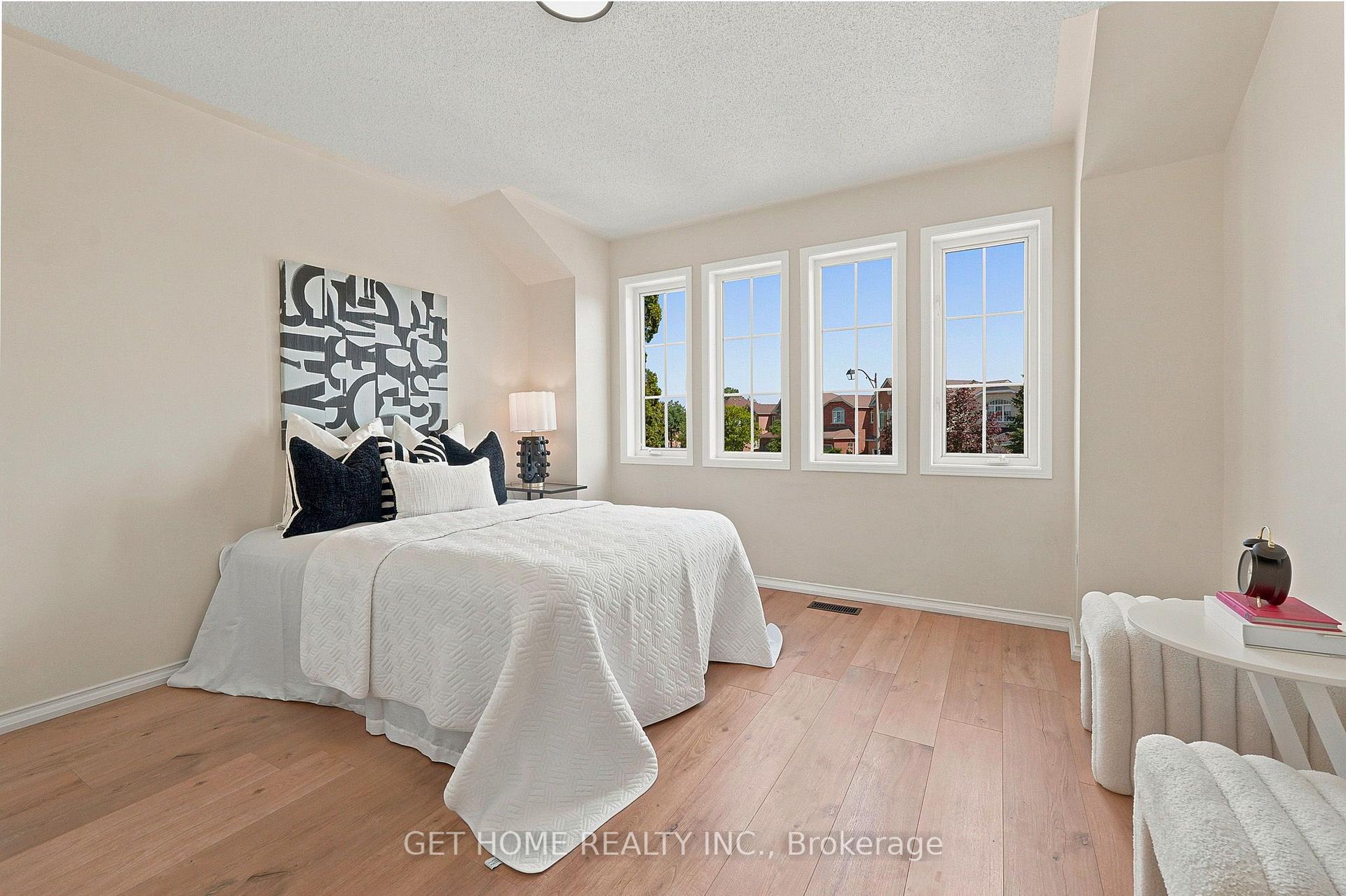 Photo 28 of 50 Willow Park Drive, Brampton, Sandringham-Wellington — HOMEH