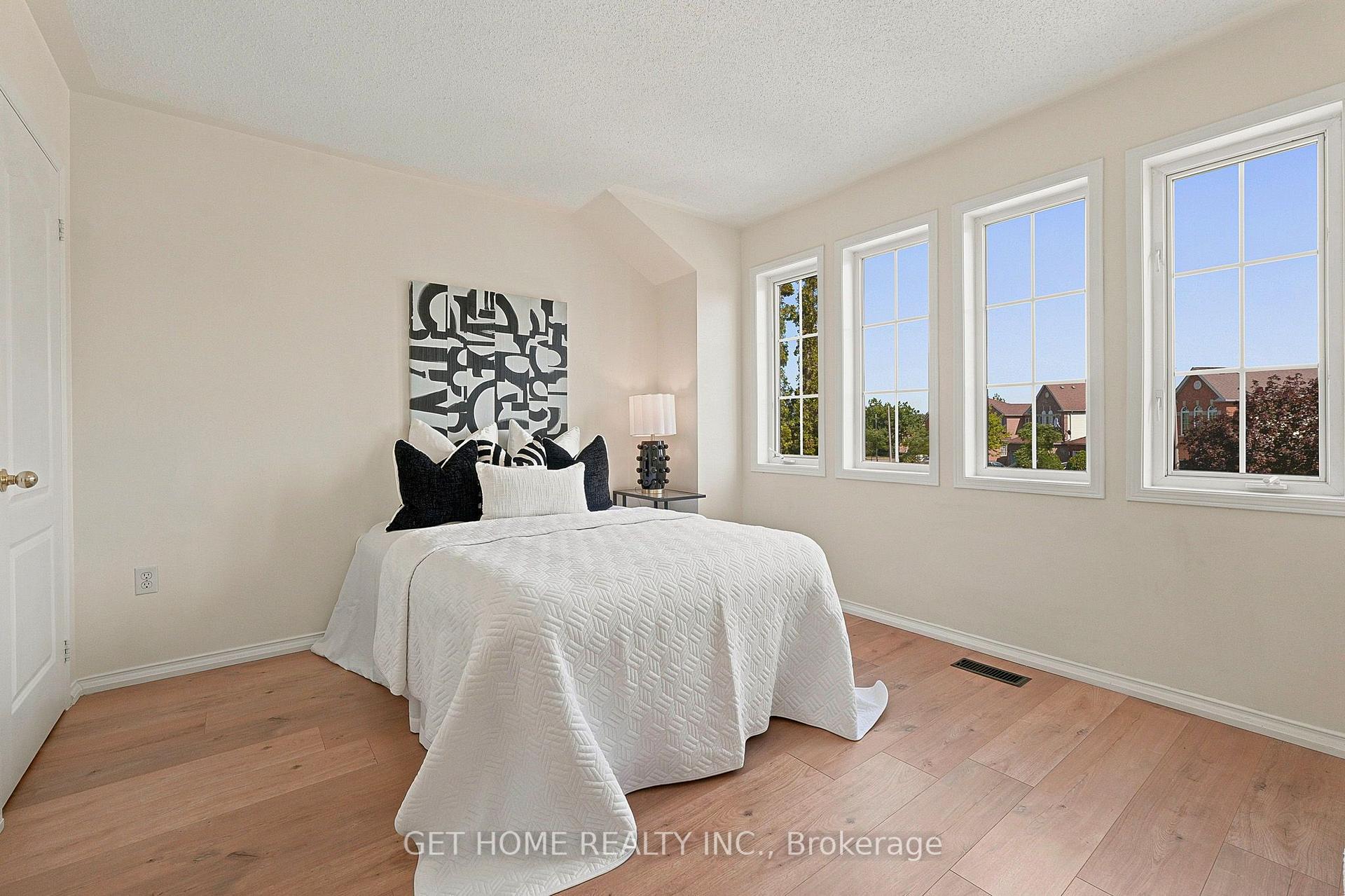 Photo 29 of 50 Willow Park Drive, Brampton, Sandringham-Wellington — HOMEH