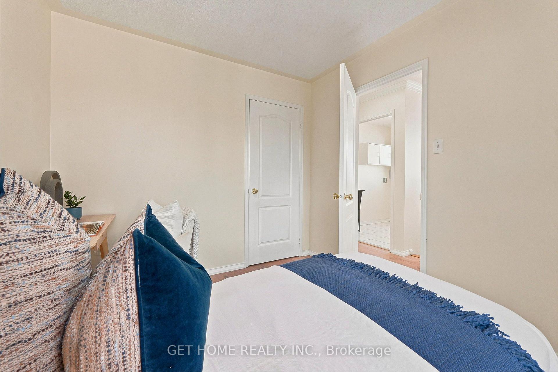Photo 31 of 50 Willow Park Drive, Brampton, Sandringham-Wellington — HOMEH