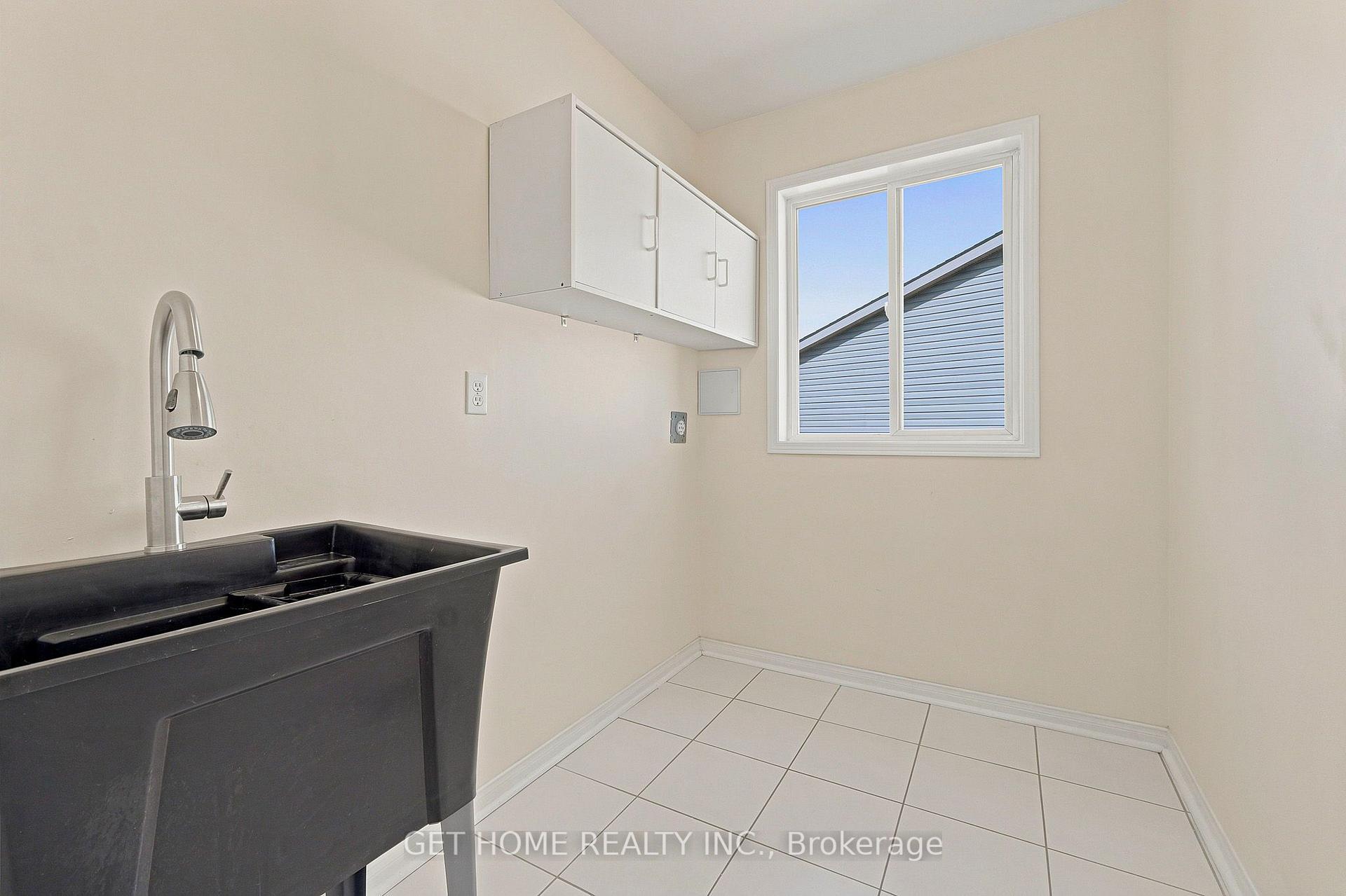 Photo 32 of 50 Willow Park Drive, Brampton, Sandringham-Wellington — HOMEH