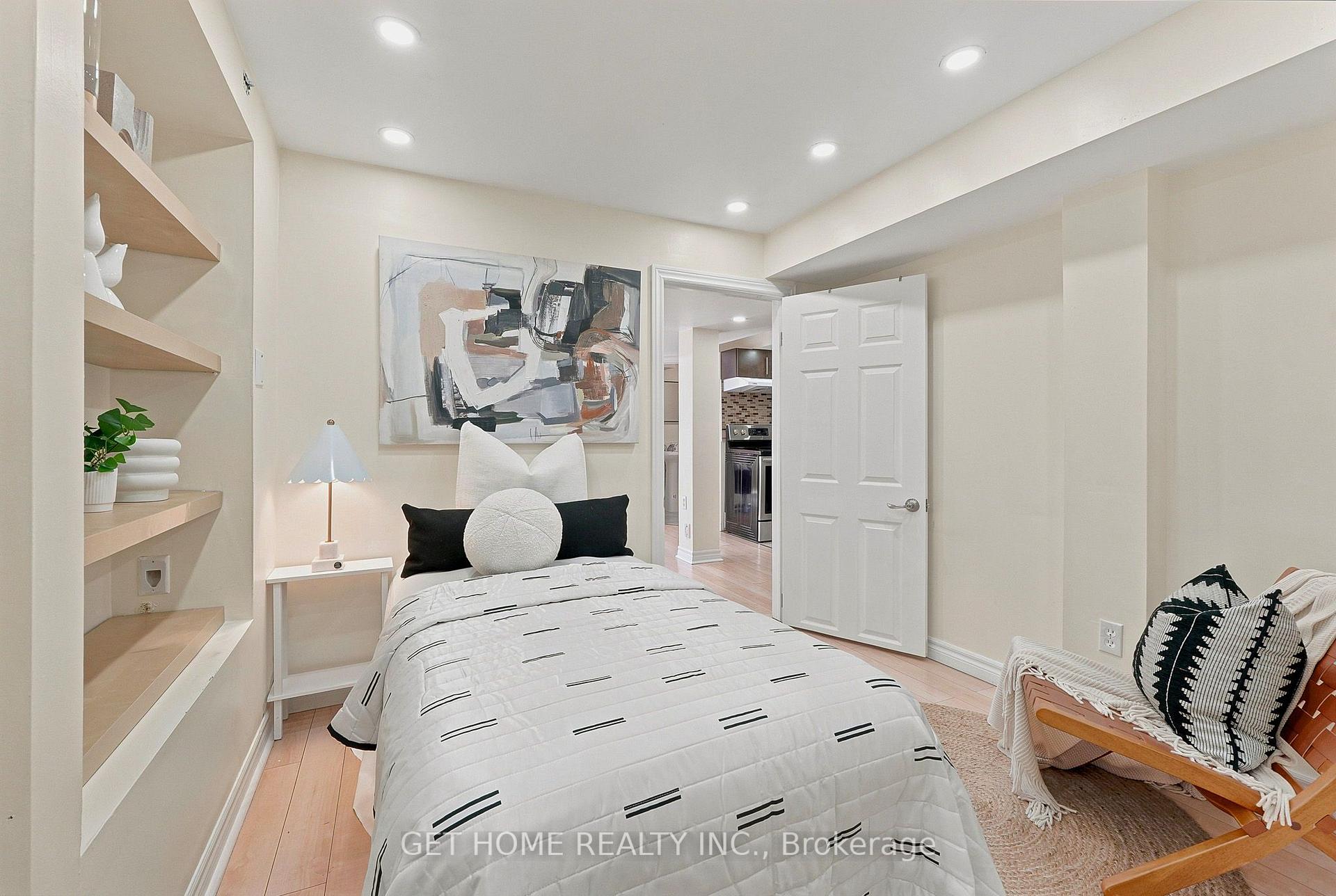 Photo 41 of 50 Willow Park Drive, Brampton, Sandringham-Wellington — HOMEH