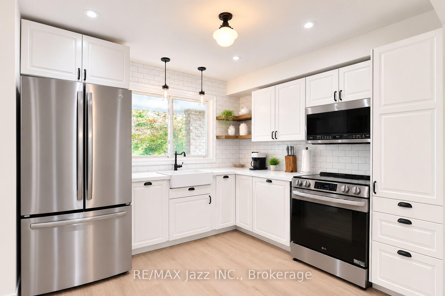 Photo 4 of 304 Annes Street, Whitby, Lynde Creek — HOMEH