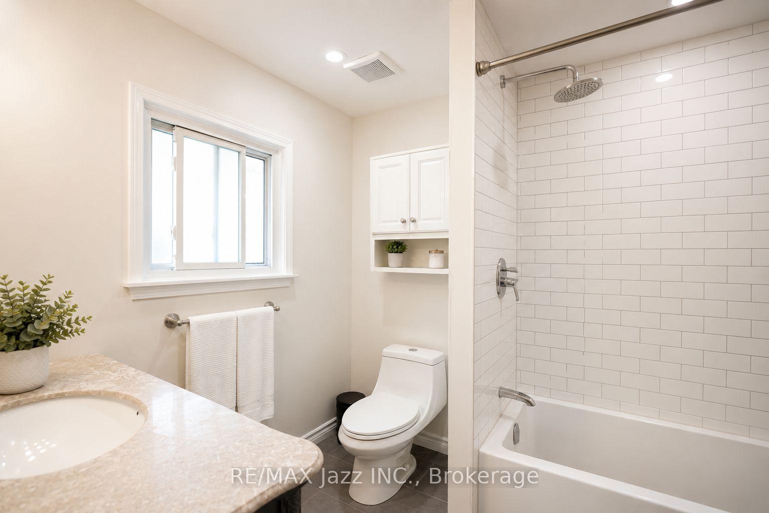 Photo 13 of 304 Annes Street, Whitby, Lynde Creek — HOMEH
