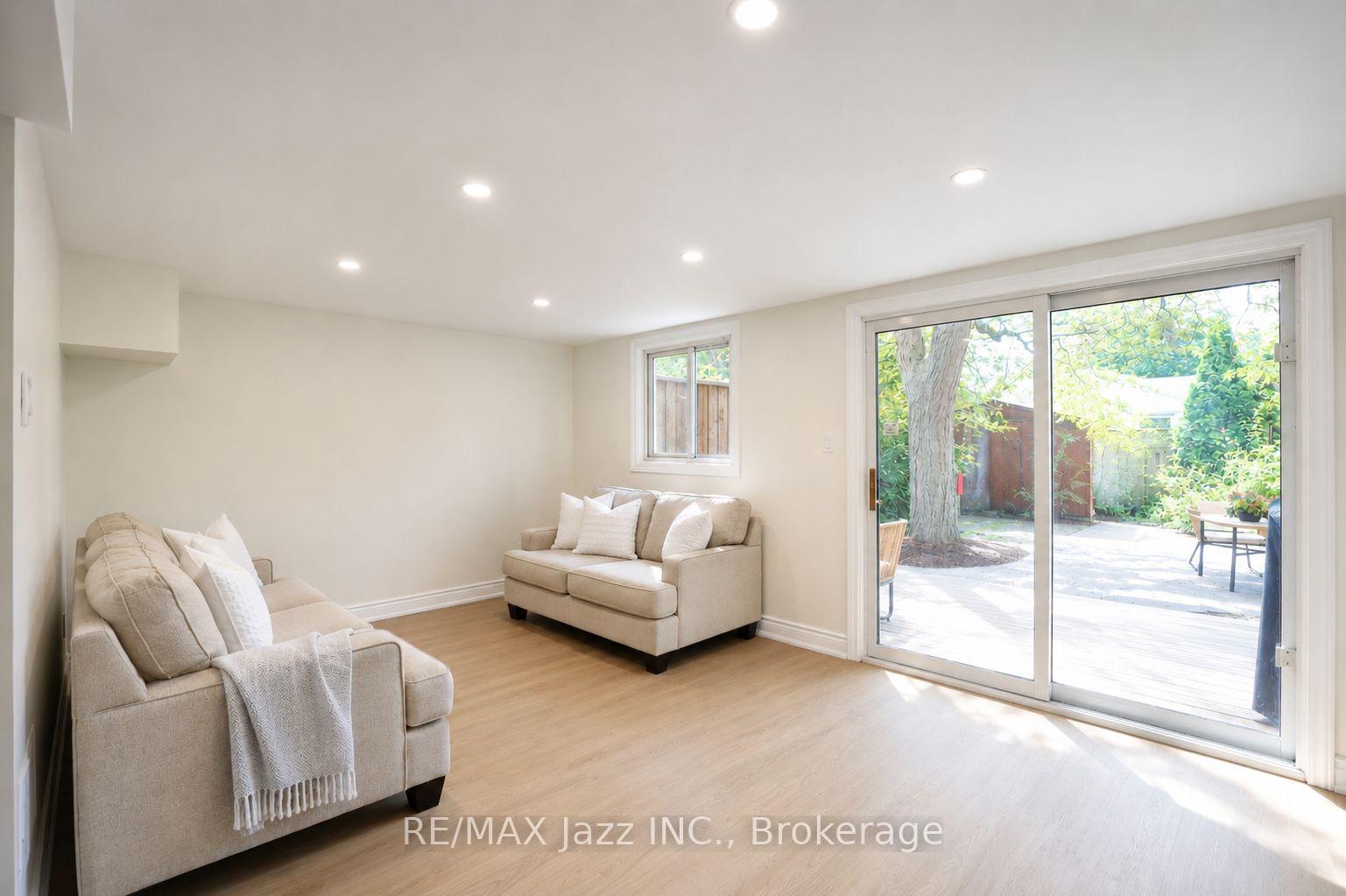 Photo 14 of 304 Annes Street, Whitby, Lynde Creek — HOMEH
