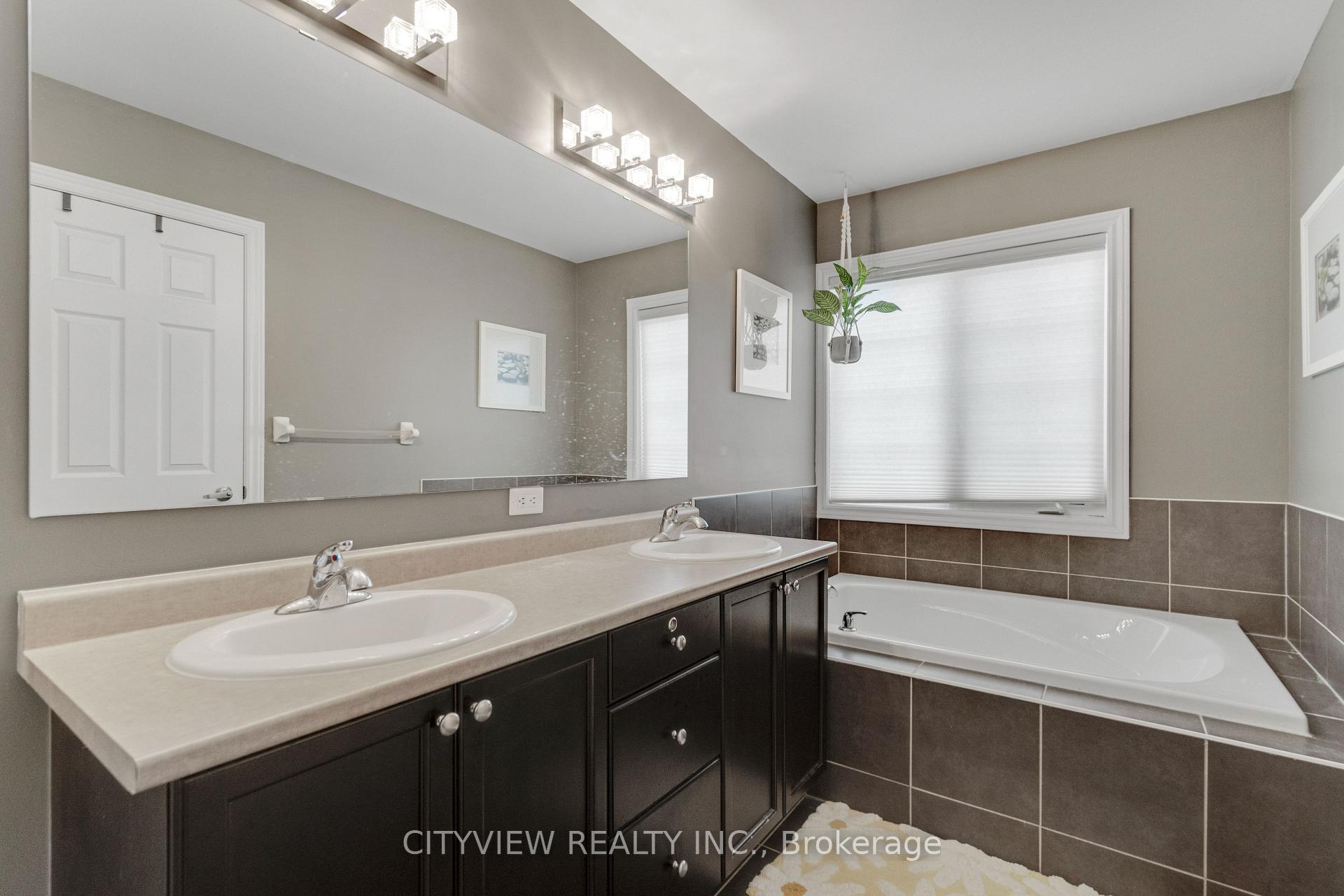 Photo 33 of Unit 5, 3170 Boxford Crescent, Mississauga, Churchill Meadows — HOMEH