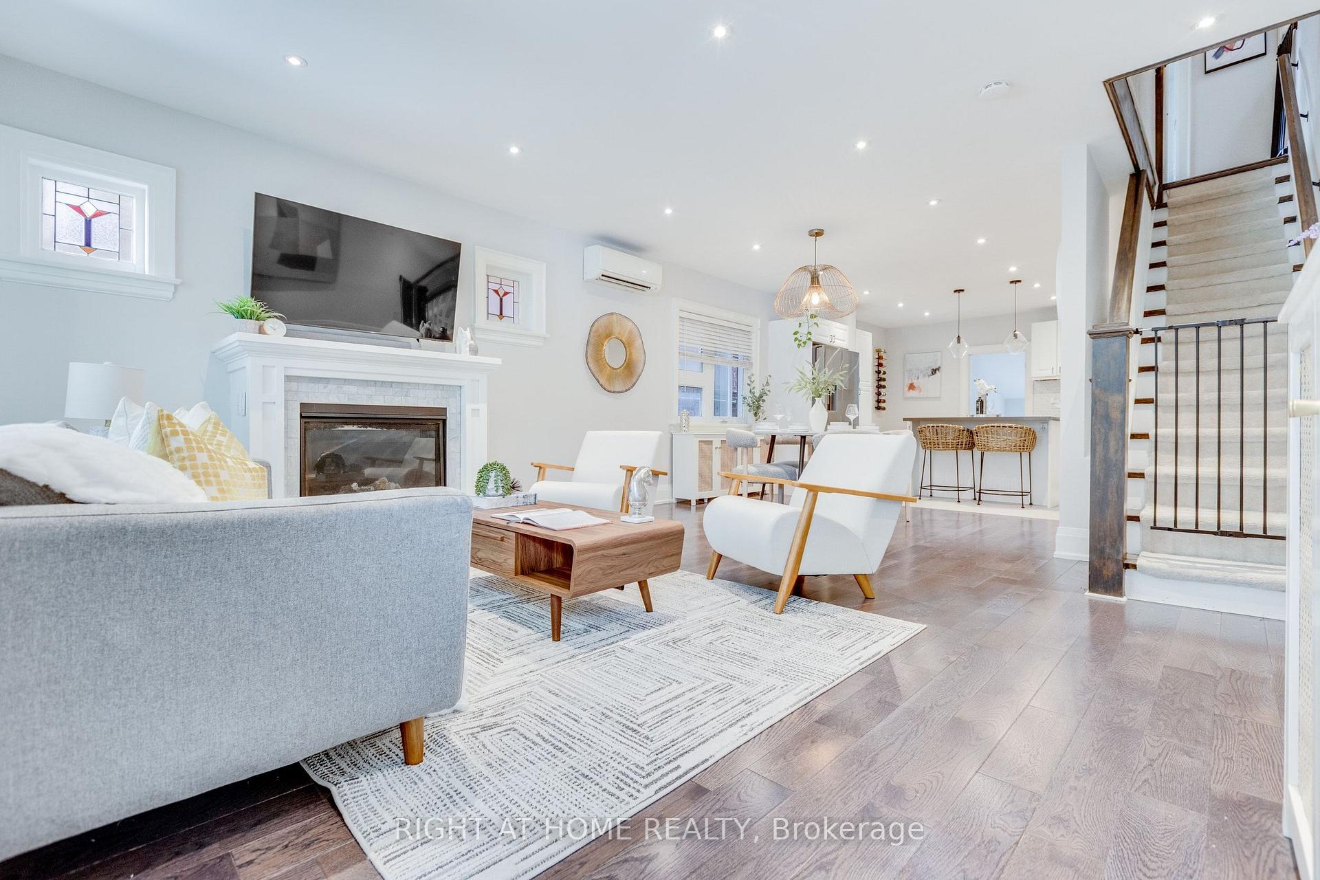 Photo 6 of 386 Winona Drive, Toronto, Oakwood Village — HOMEH
