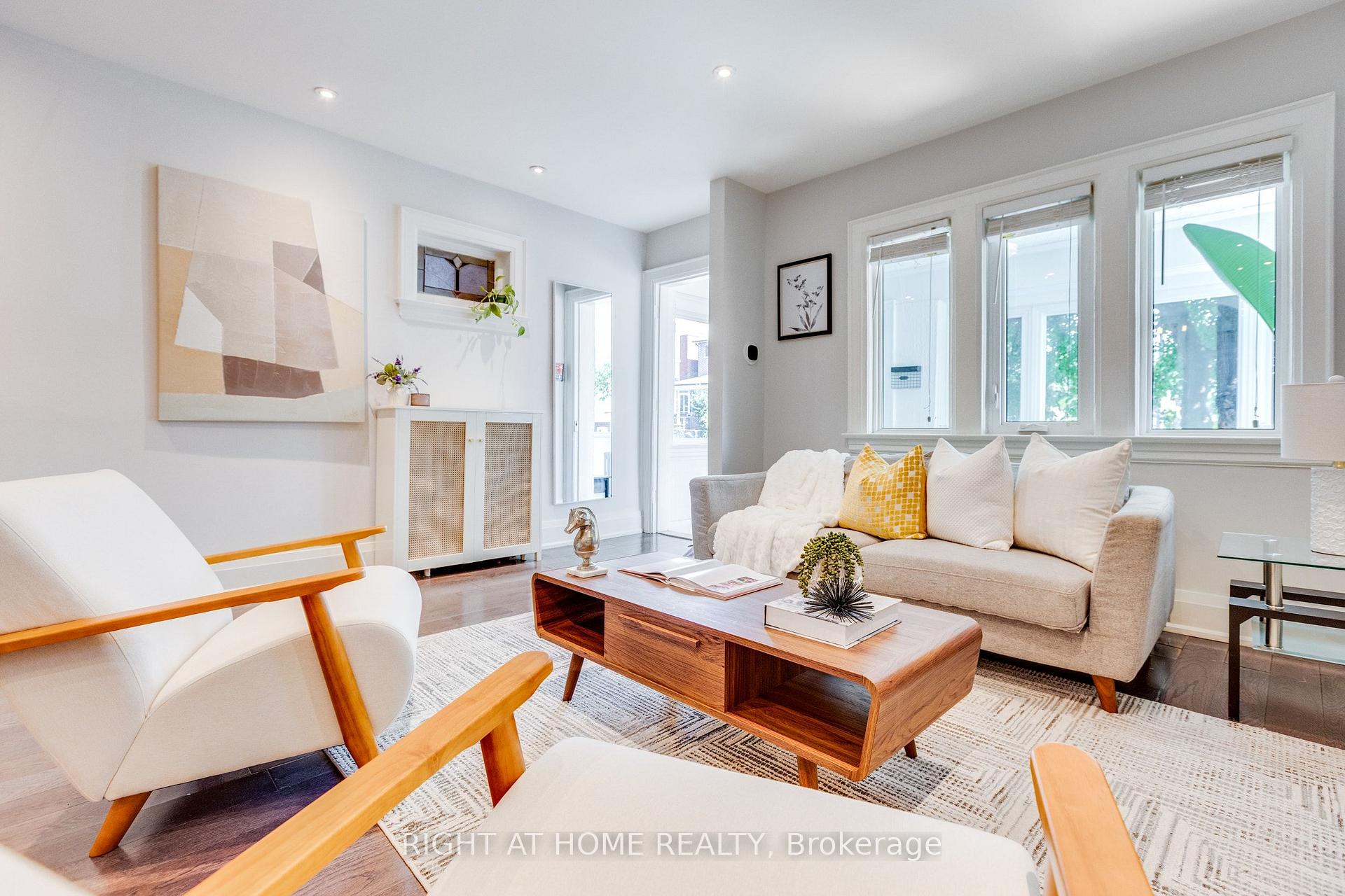 Photo 7 of 386 Winona Drive, Toronto, Oakwood Village — HOMEH