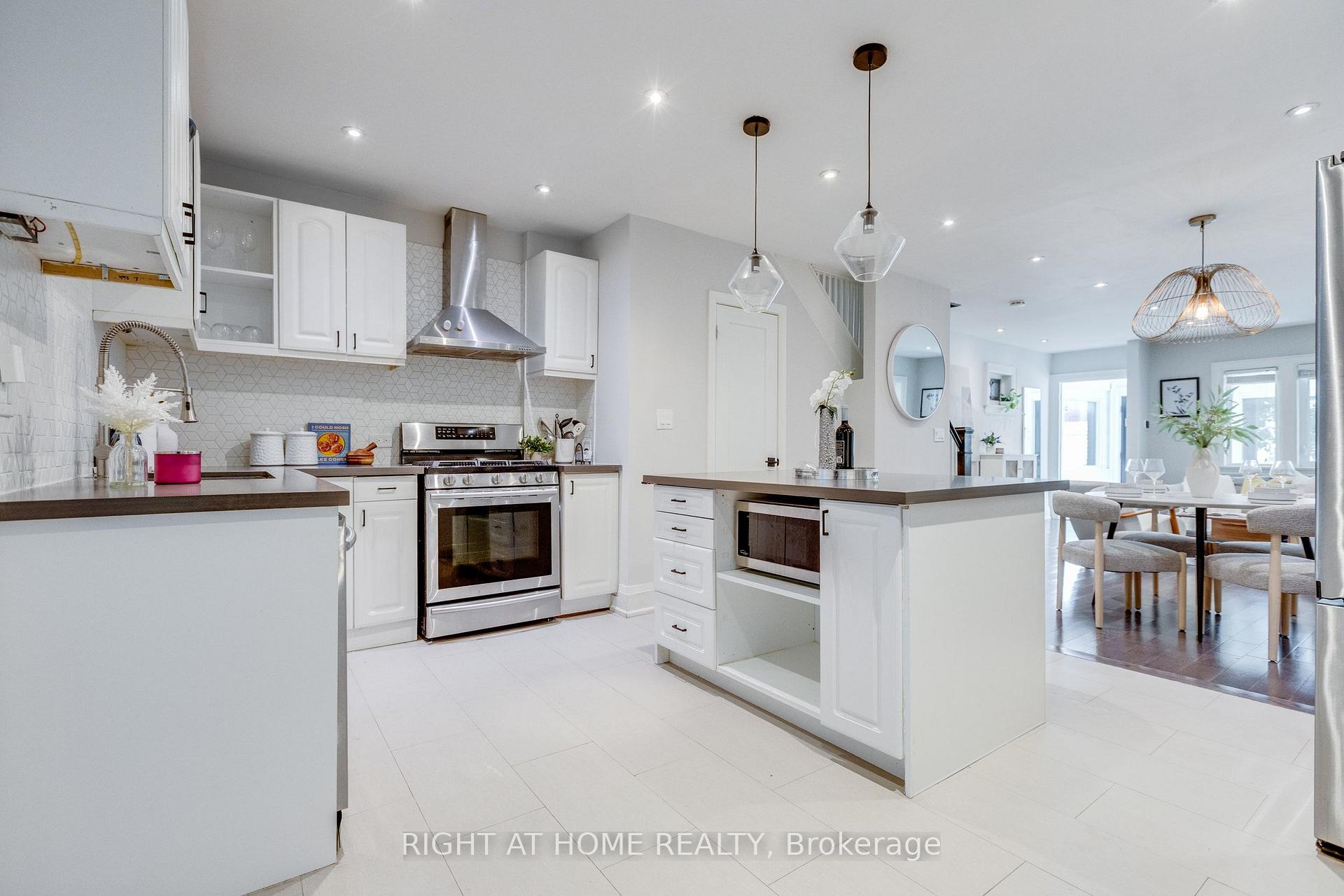 Photo 12 of 386 Winona Drive, Toronto, Oakwood Village — HOMEH