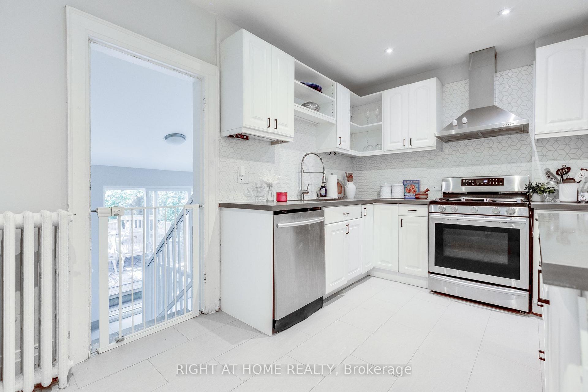 Photo 15 of 386 Winona Drive, Toronto, Oakwood Village — HOMEH