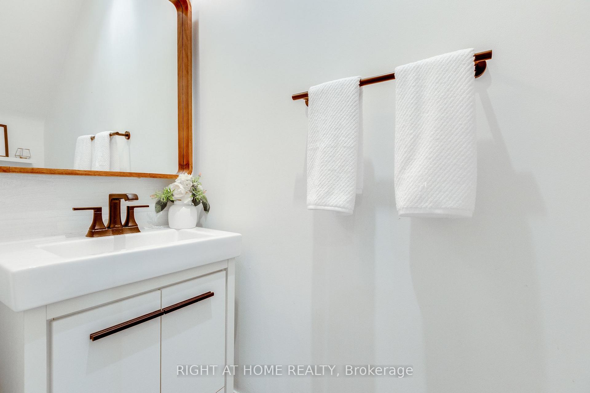 Photo 16 of 386 Winona Drive, Toronto, Oakwood Village — HOMEH