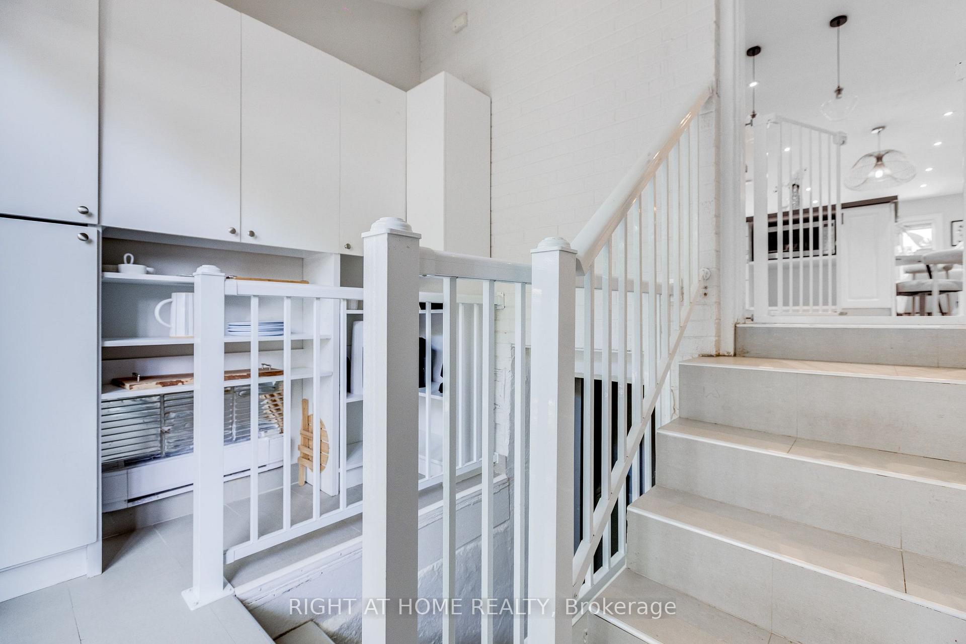Photo 27 of 386 Winona Drive, Toronto, Oakwood Village — HOMEH