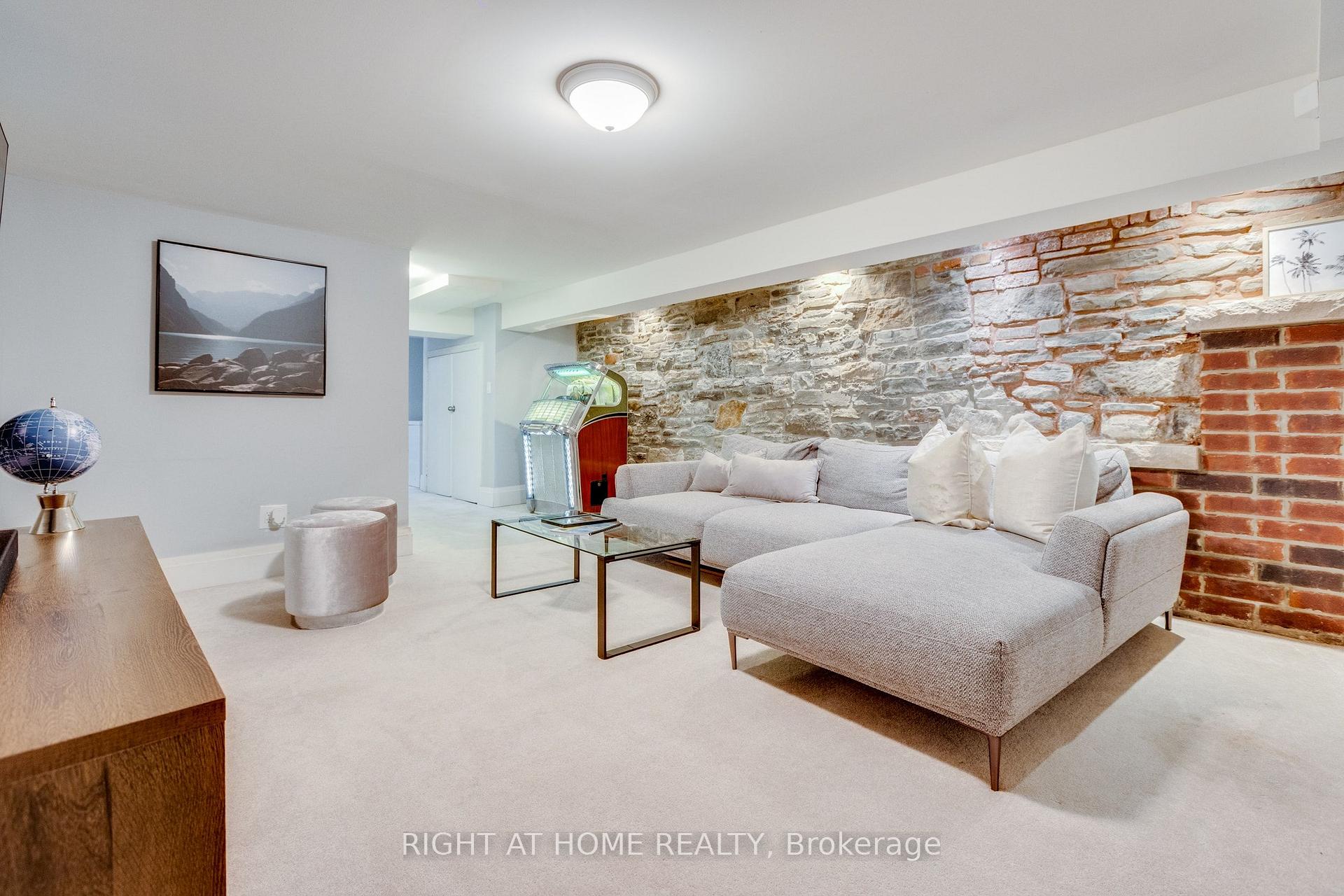 Photo 29 of 386 Winona Drive, Toronto, Oakwood Village — HOMEH